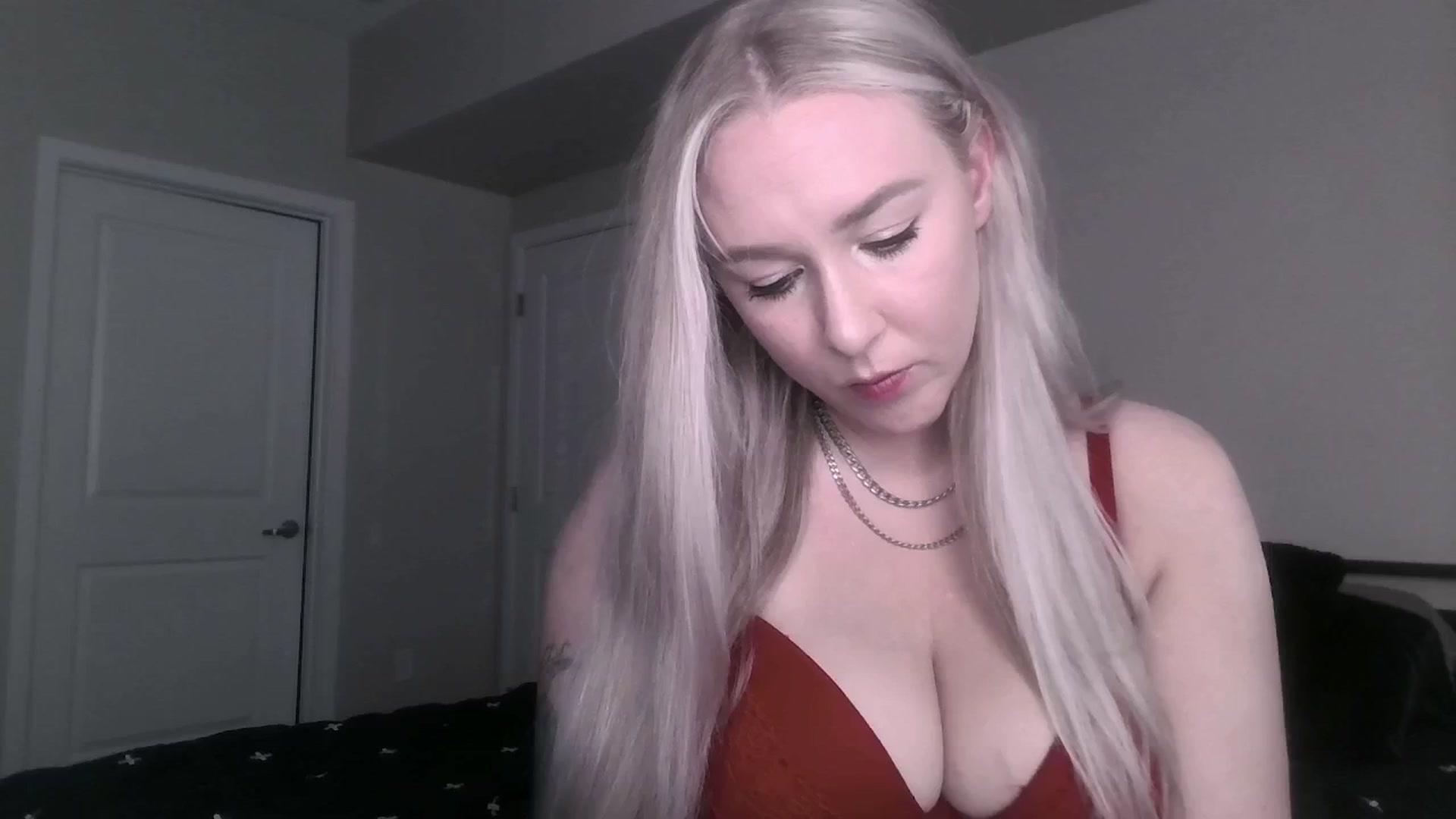 Gallery image thumbnail from ItsRavenRoses's myfreecams stream on, 06/25/2025, 03:49 image 4 of 20