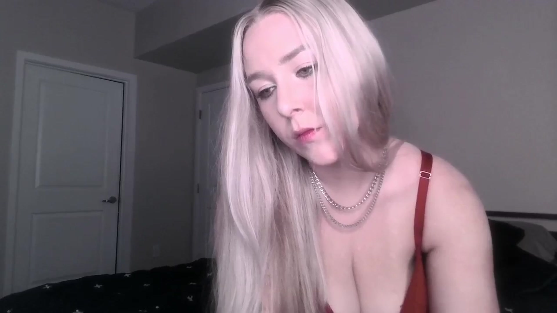 Gallery image thumbnail from ItsRavenRoses's myfreecams stream on, 06/25/2025, 03:49 image 19 of 20
