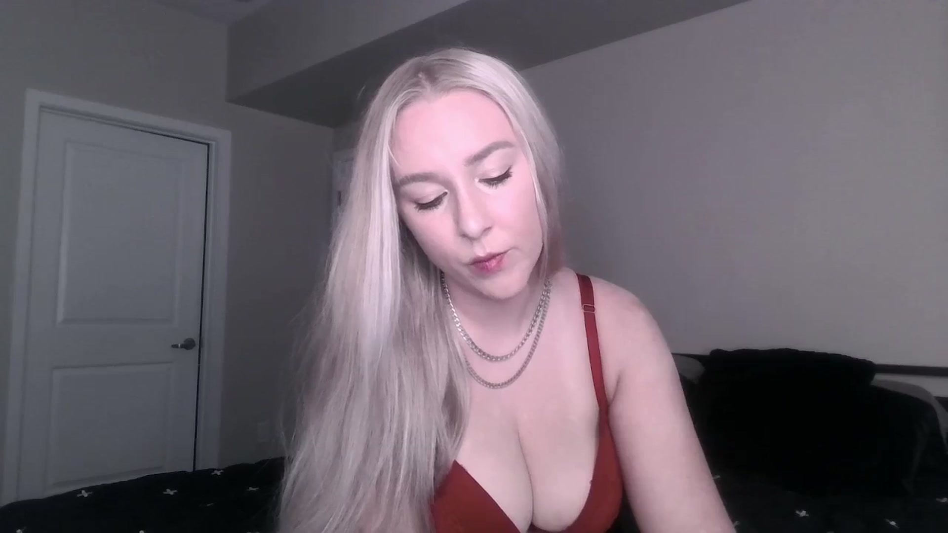 Gallery image thumbnail from ItsRavenRoses's myfreecams stream on, 06/25/2025, 03:49 image 6 of 20