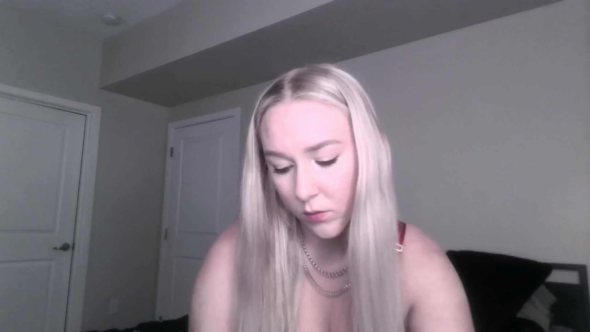 Gallery image thumbnail from ItsRavenRoses's myfreecams stream on, 06/25/2025, 06:36 image 9 of 20
