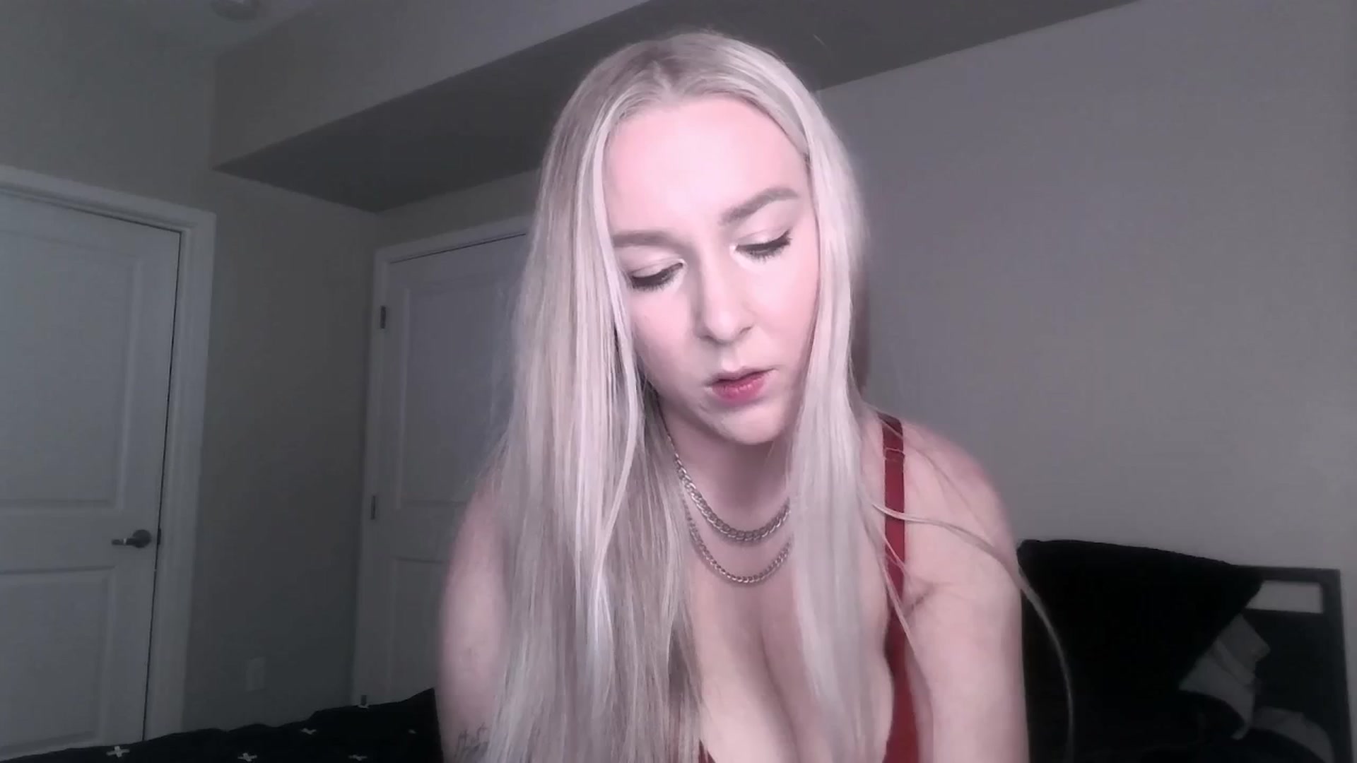 Gallery image thumbnail from ItsRavenRoses's myfreecams stream on, 06/25/2025, 06:36 image 15 of 20