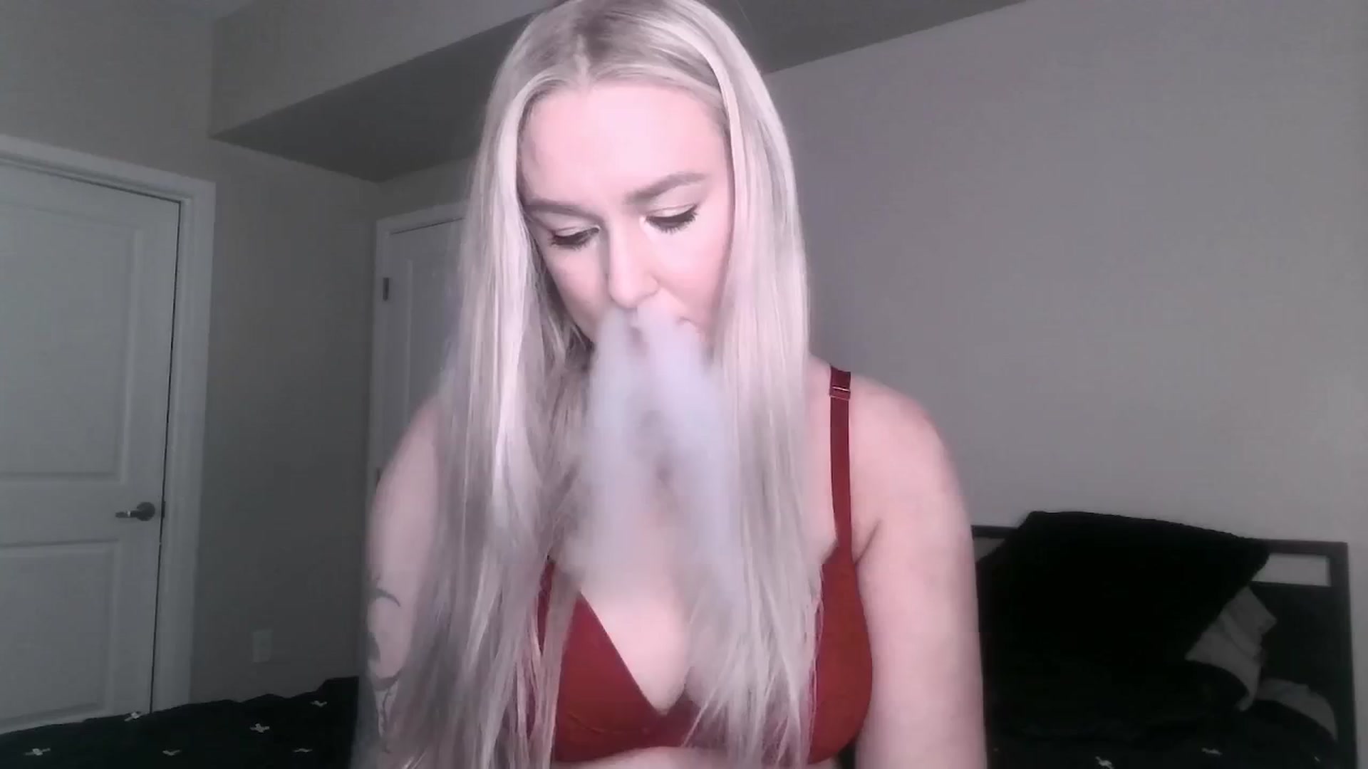 Gallery image thumbnail from ItsRavenRoses's myfreecams stream on, 06/25/2025, 06:36 image 2 of 20