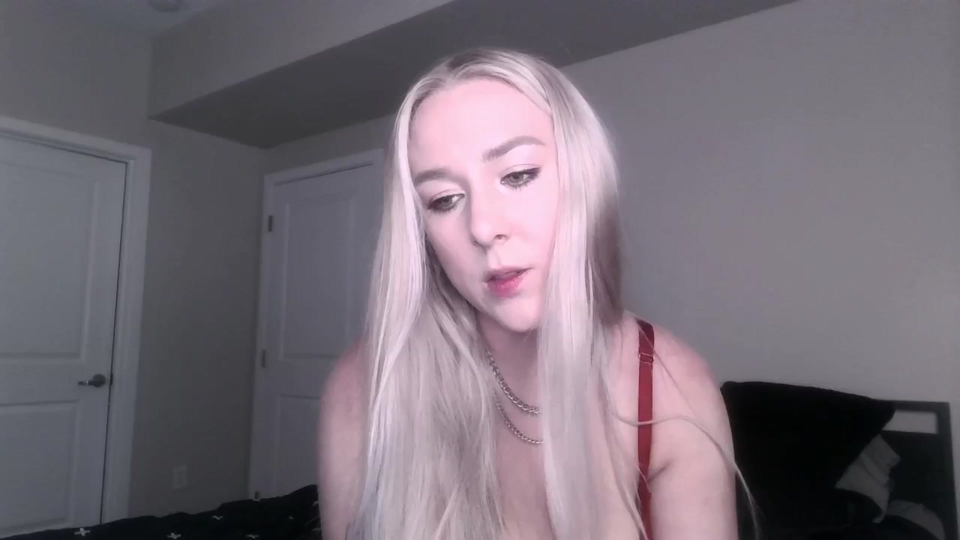 Gallery image thumbnail from ItsRavenRoses's myfreecams stream on, 06/25/2025, 06:36 image 16 of 20