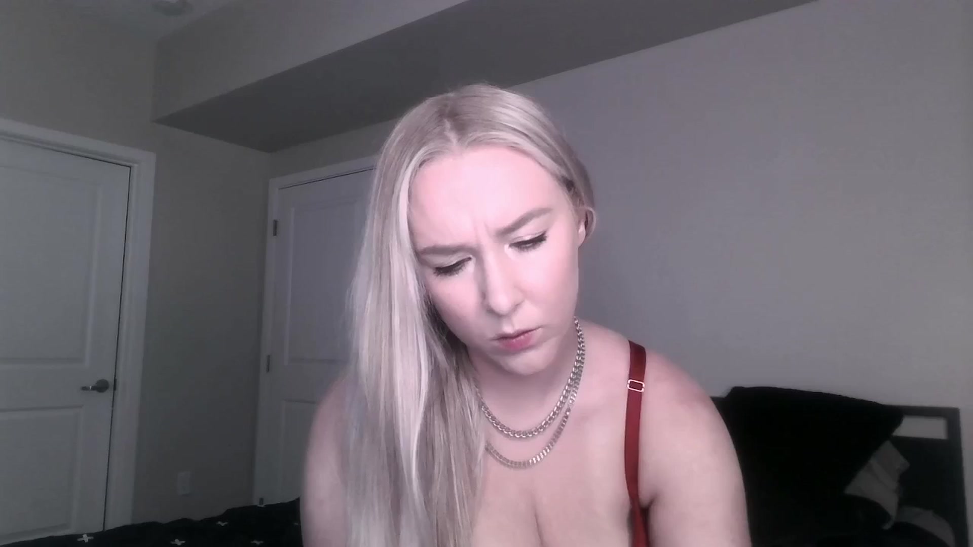 Gallery image thumbnail from ItsRavenRoses's myfreecams stream on, 06/25/2025, 06:36 image 18 of 20