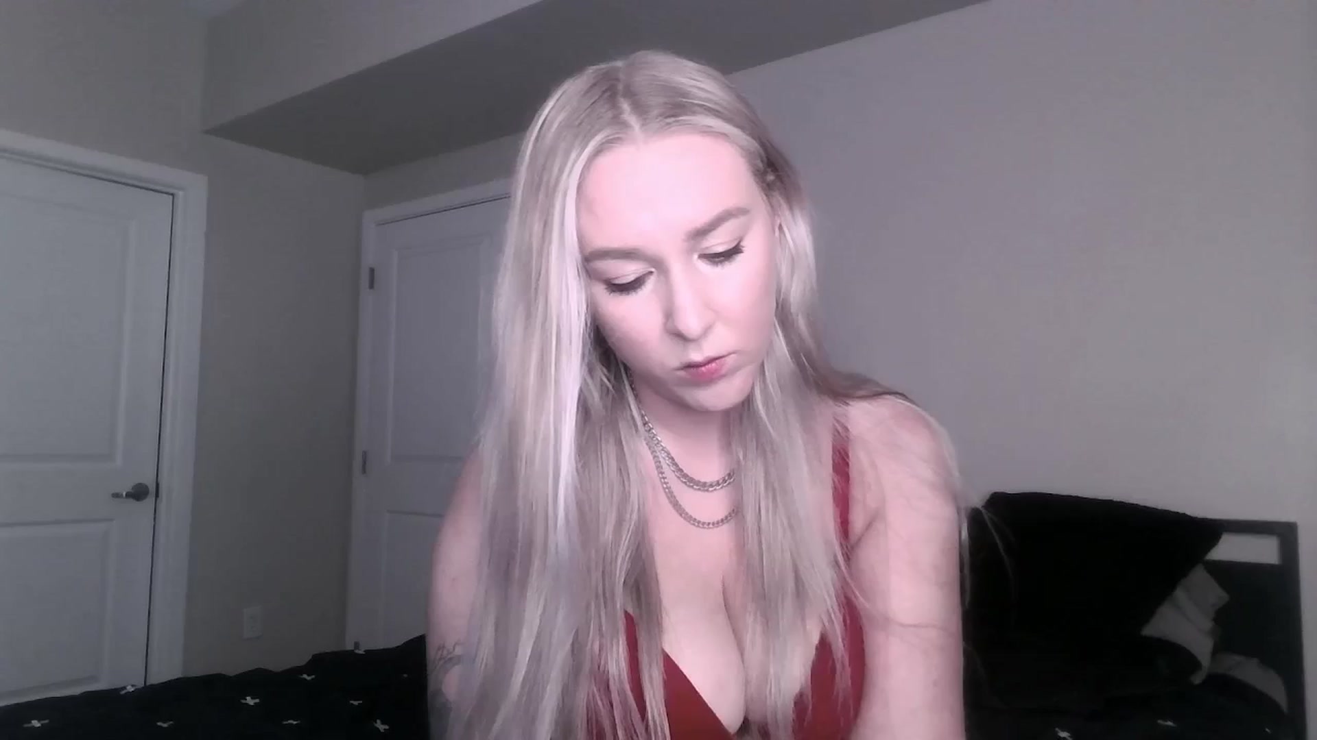Gallery image thumbnail from ItsRavenRoses's myfreecams stream on, 06/25/2025, 06:36 image 3 of 20
