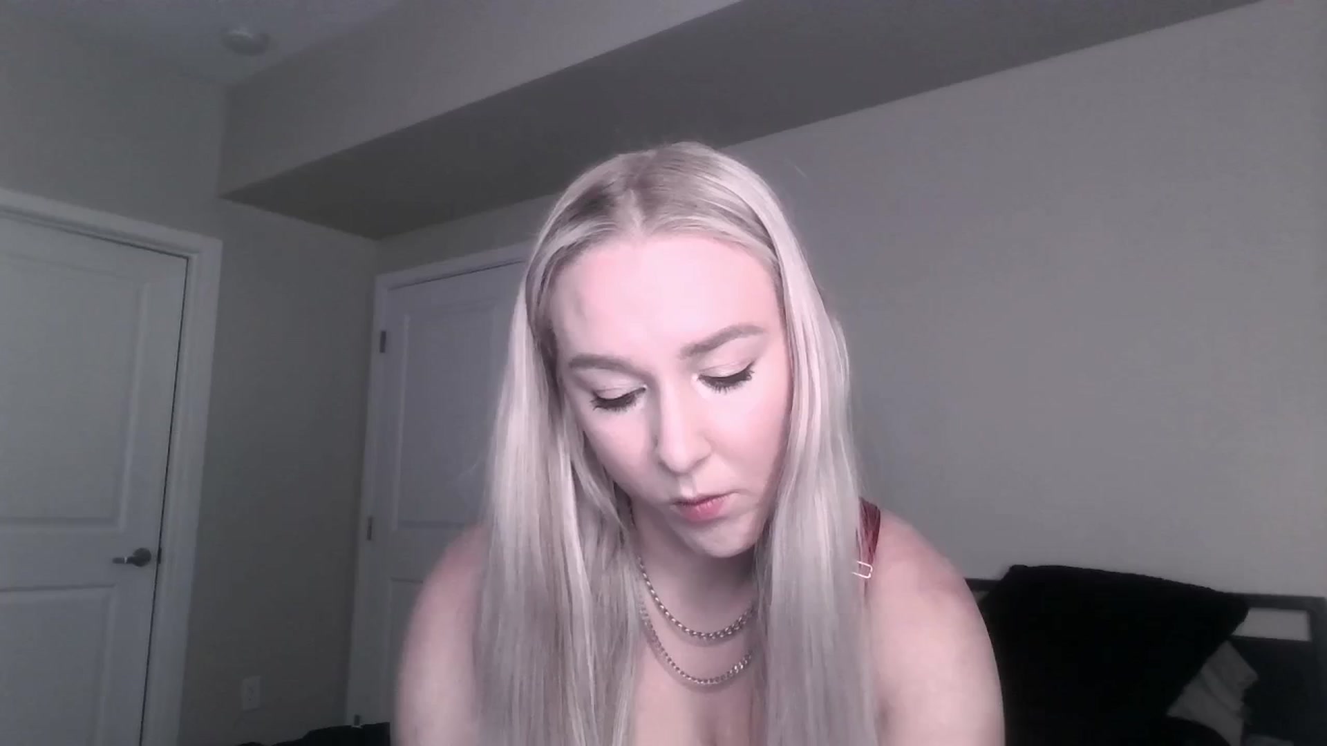 Gallery image thumbnail from ItsRavenRoses's myfreecams stream on, 06/25/2025, 06:36 image 11 of 20
