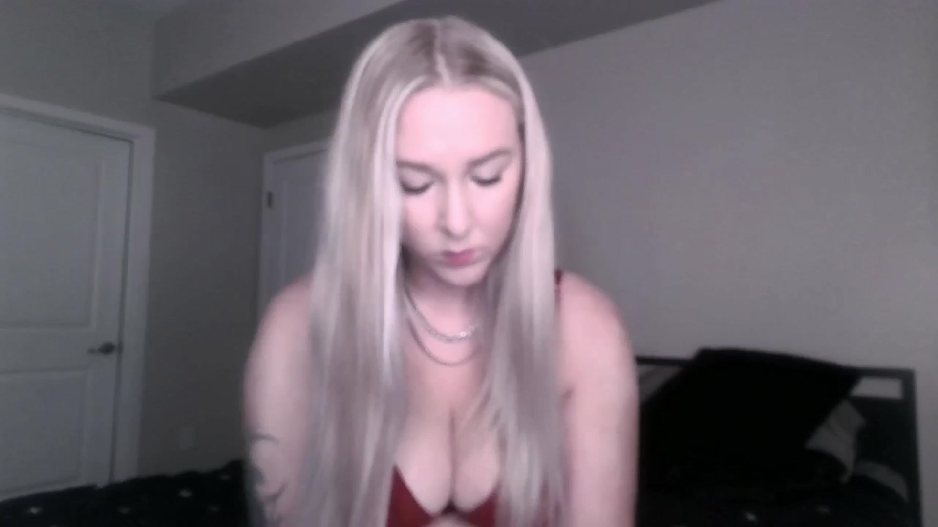 Gallery image thumbnail from ItsRavenRoses's myfreecams stream on, 06/25/2025, 06:36 image 1 of 20