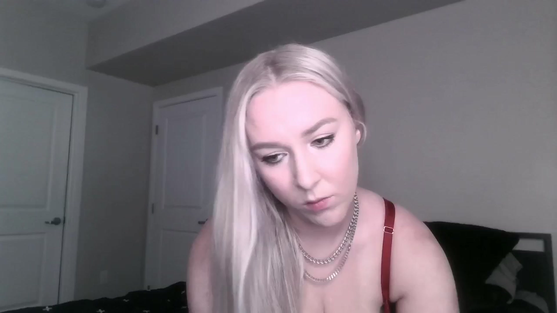 Gallery image thumbnail from ItsRavenRoses's myfreecams stream on, 06/25/2025, 06:36 image 19 of 20