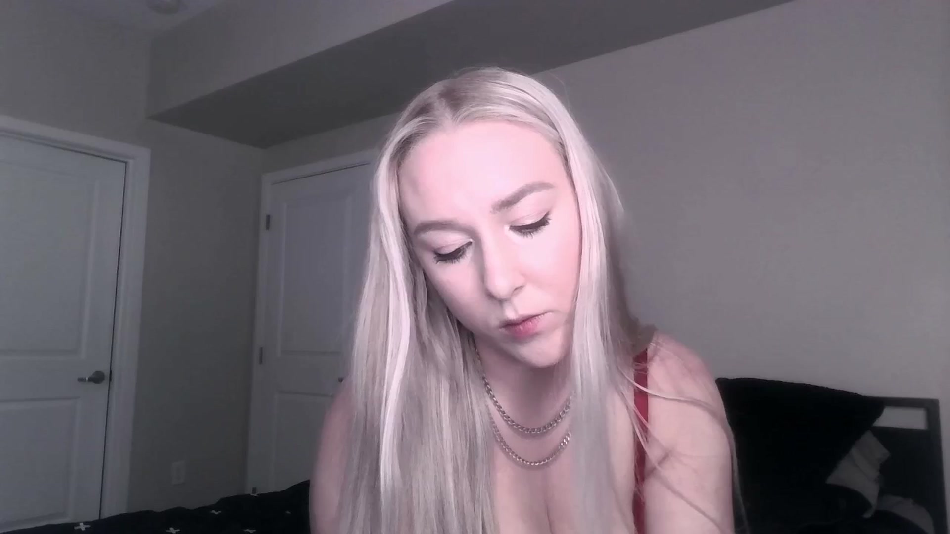 Gallery image thumbnail from ItsRavenRoses's myfreecams stream on, 06/25/2025, 06:36 image 14 of 20