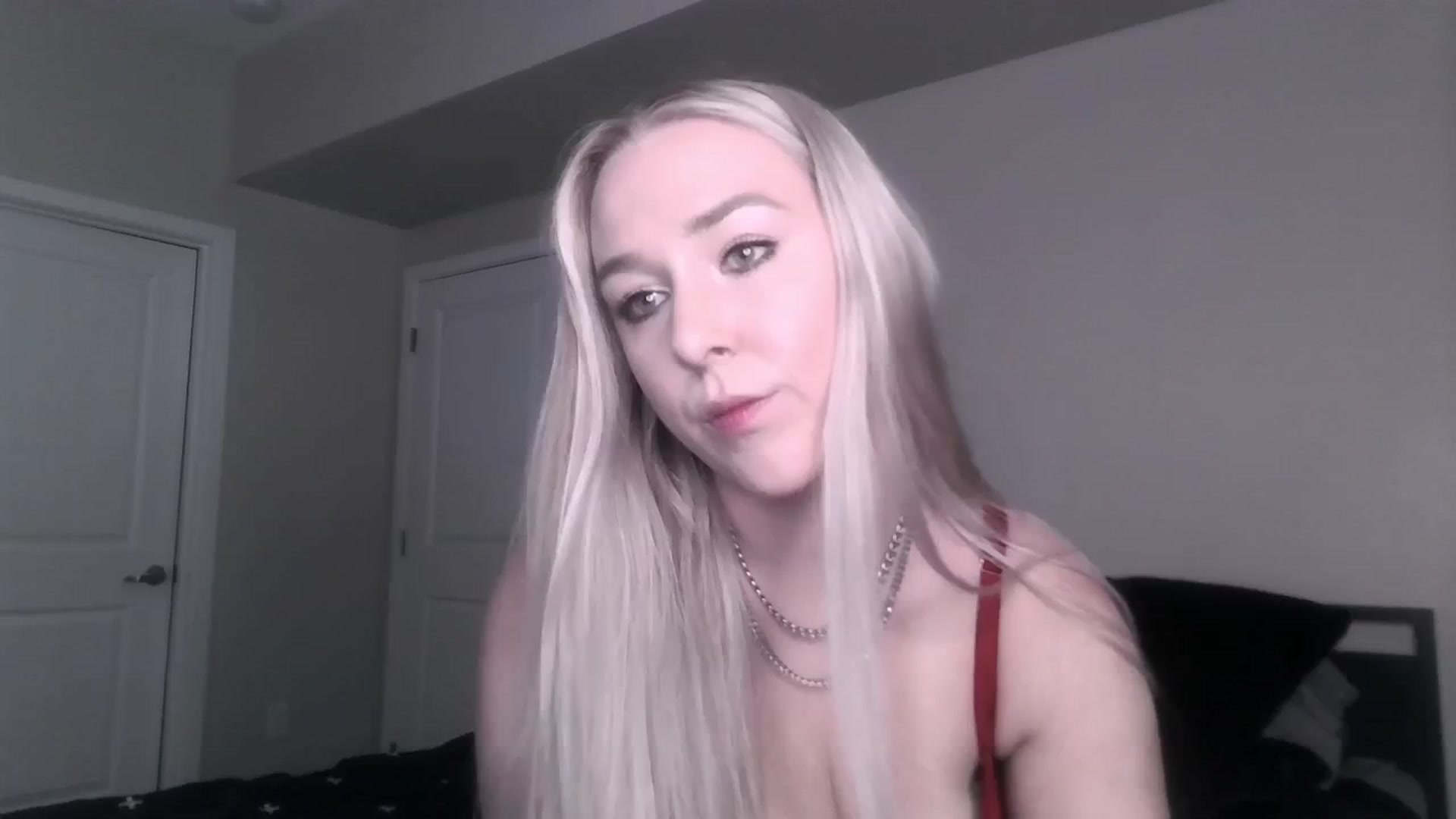 Gallery image thumbnail from ItsRavenRoses's myfreecams stream on, 06/25/2025, 06:36 image 13 of 20
