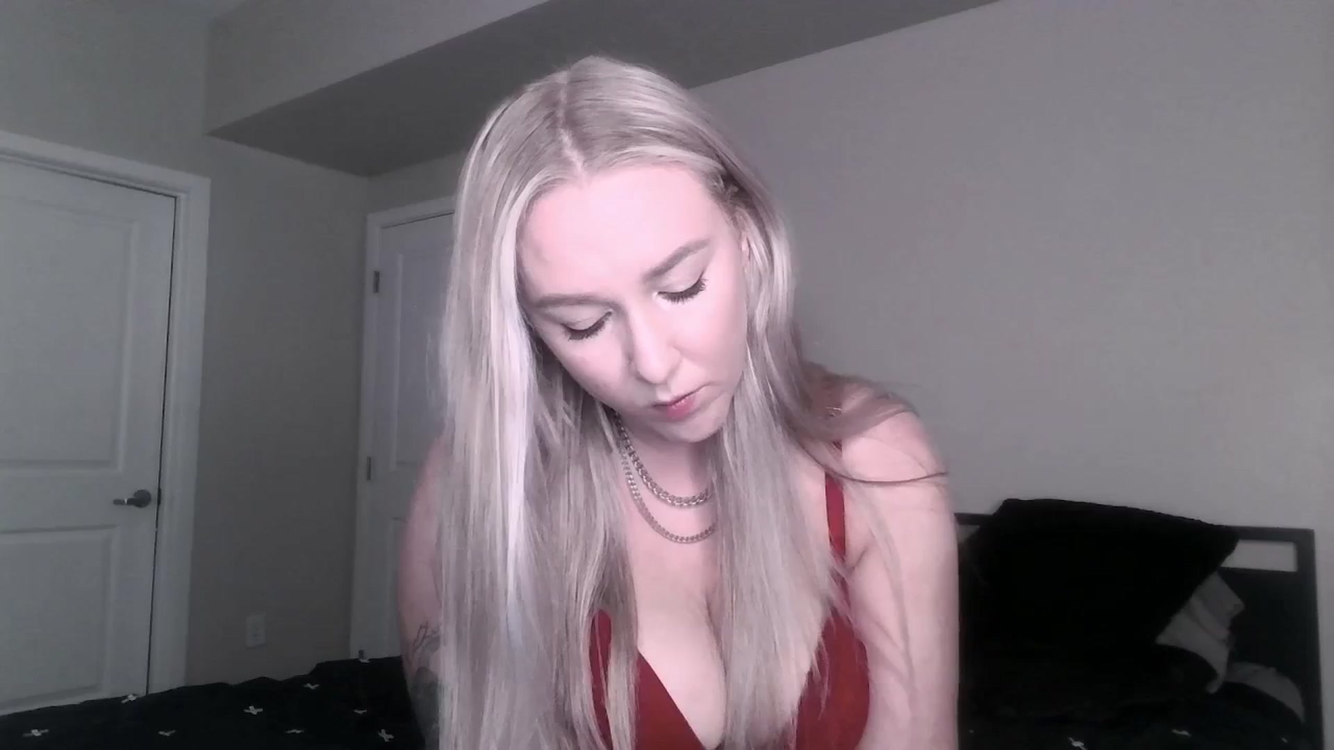 Gallery image thumbnail from ItsRavenRoses's myfreecams stream on, 06/25/2025, 06:36 image 5 of 20