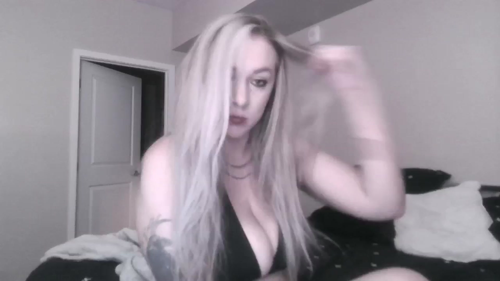 Gallery image thumbnail from ItsRavenRoses's myfreecams stream on, 06/29/2025, 08:55 image 17 of 20