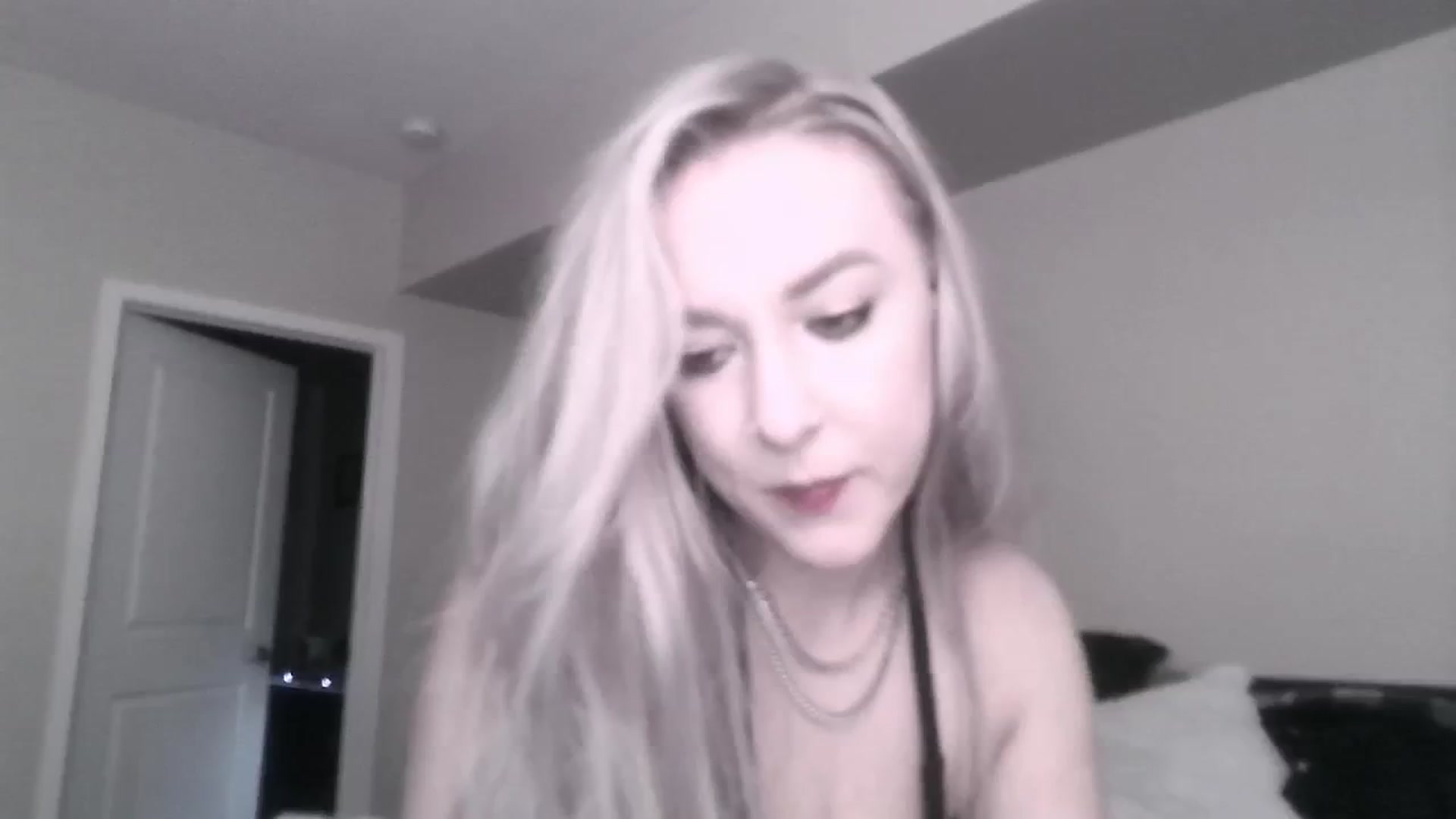 Gallery image thumbnail from ItsRavenRoses's myfreecams stream on, 06/29/2025, 08:55 image 9 of 20