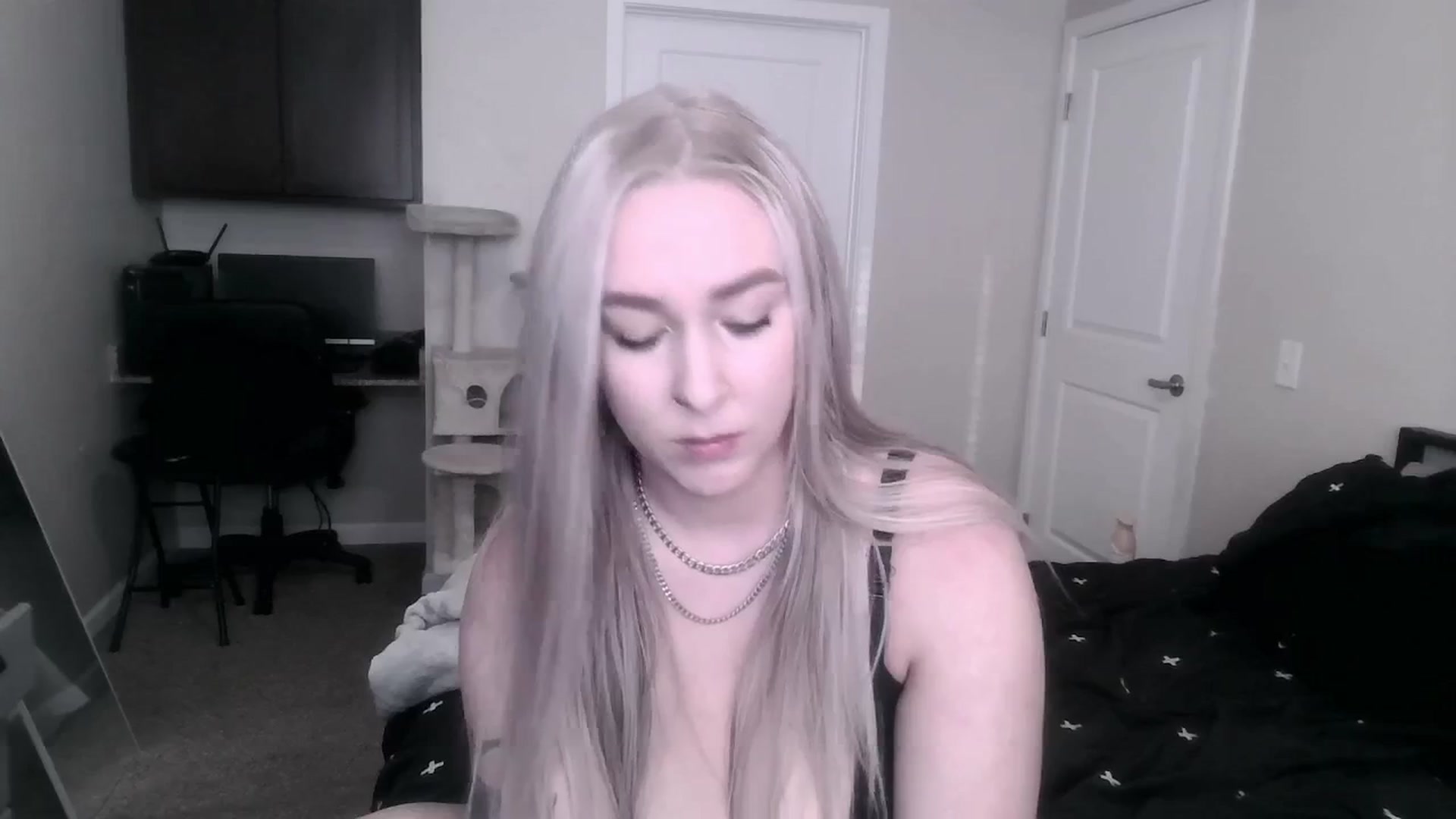 Gallery image thumbnail from ItsRavenRoses's myfreecams stream on, 07/16/2025, 02:23 image 9 of 20