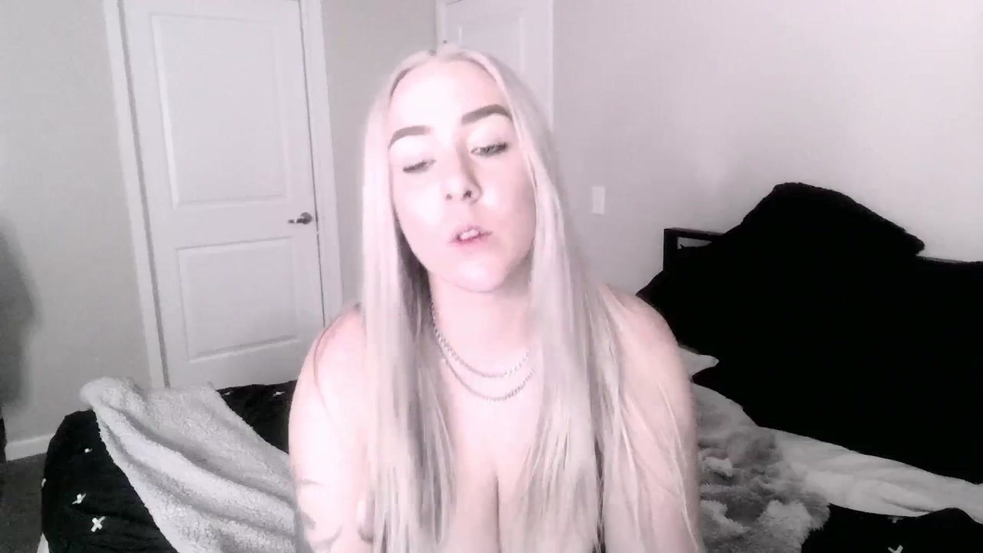 Gallery image thumbnail from ItsRavenRoses's myfreecams stream on, 08/23/2025, 11:54 image 15 of 20