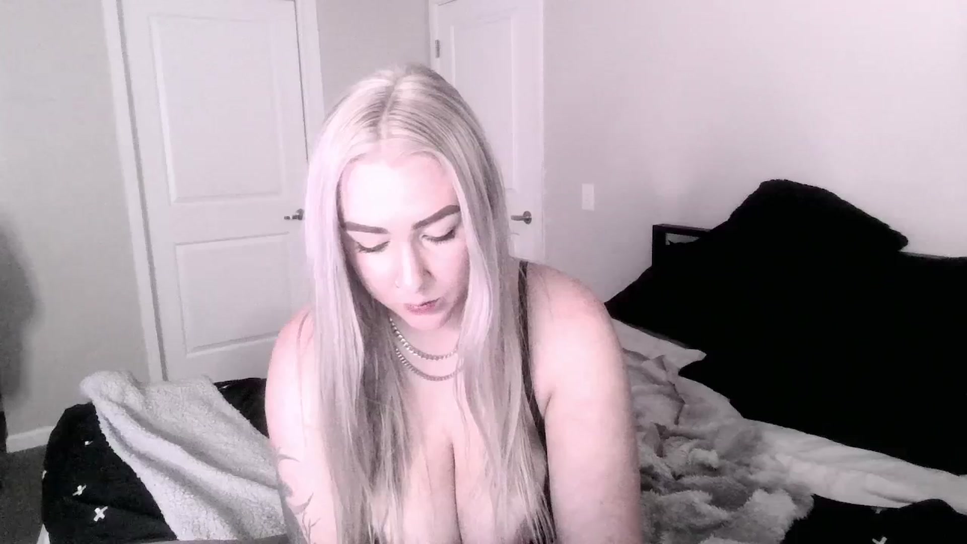 Gallery image thumbnail from ItsRavenRoses's myfreecams stream on, 08/23/2025, 11:54 image 13 of 20