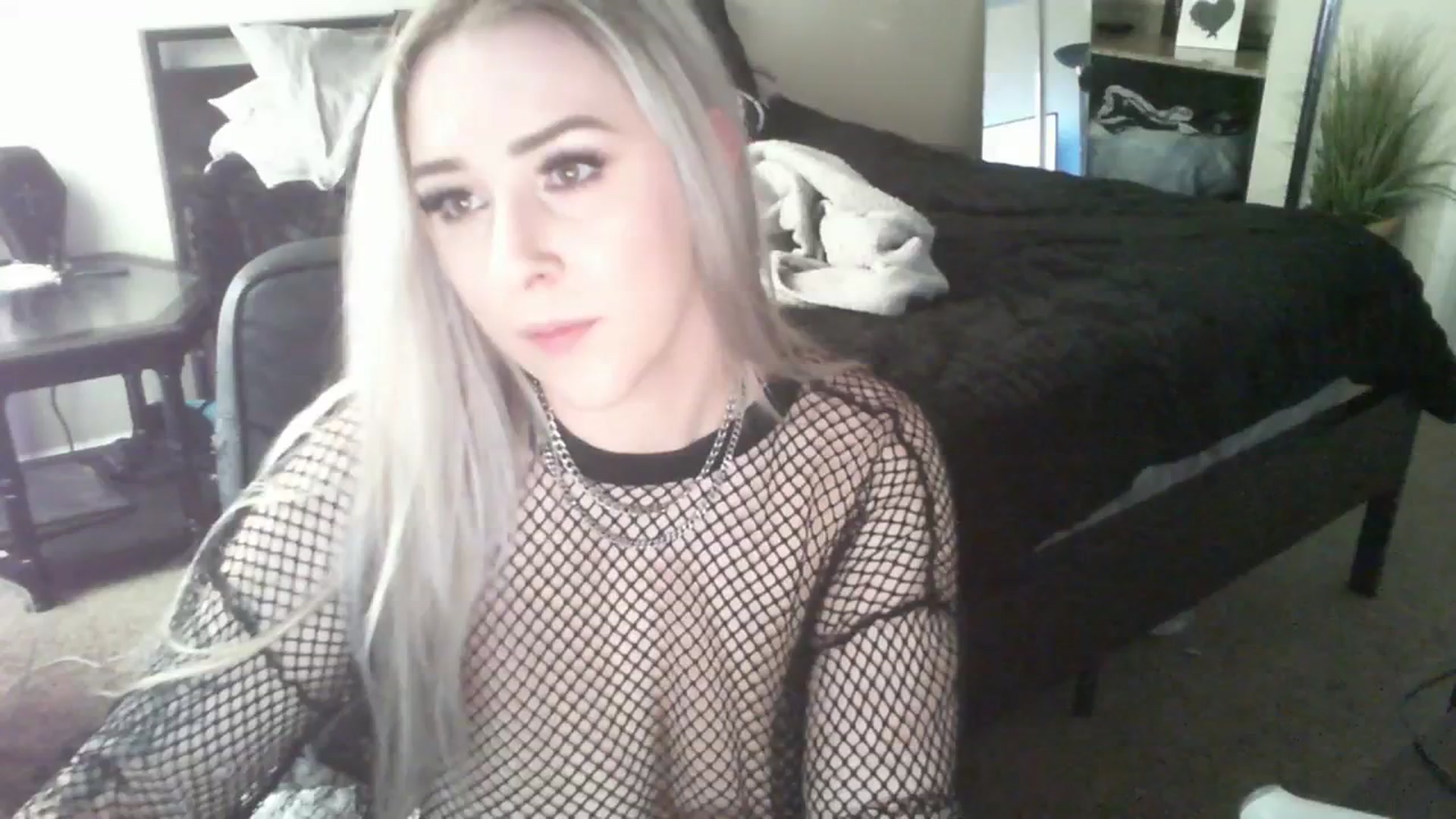Gallery image thumbnail from ItsRavenRoses's myfreecams stream on, 03/09/2026, 01:27 image 6 of 20