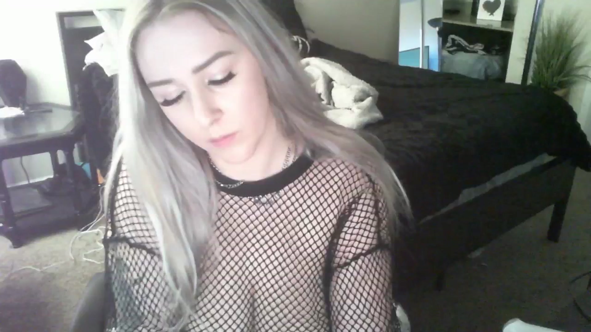Gallery image thumbnail from ItsRavenRoses's myfreecams stream on, 03/09/2026, 01:27 image 10 of 20