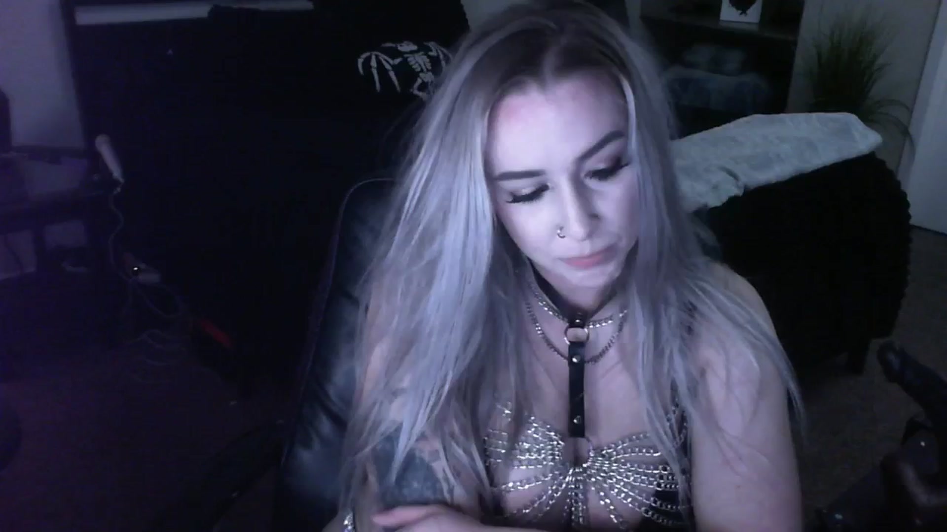 Gallery image thumbnail from ItsRavenRoses's myfreecams stream on, 03/23/2026, 10:06 image 20 of 20