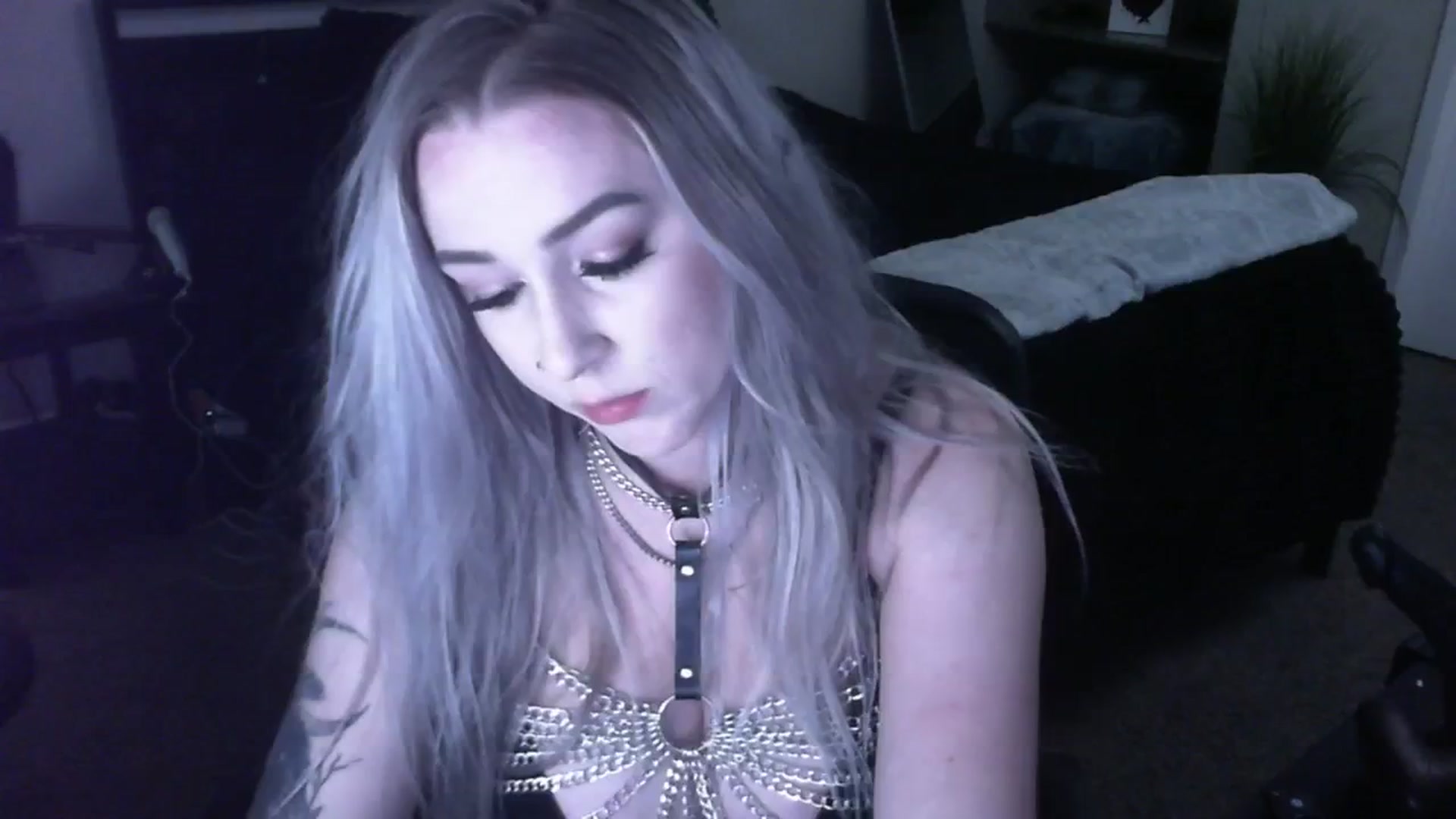 Gallery image thumbnail from ItsRavenRoses's myfreecams stream on, 03/23/2026, 10:06 image 17 of 20
