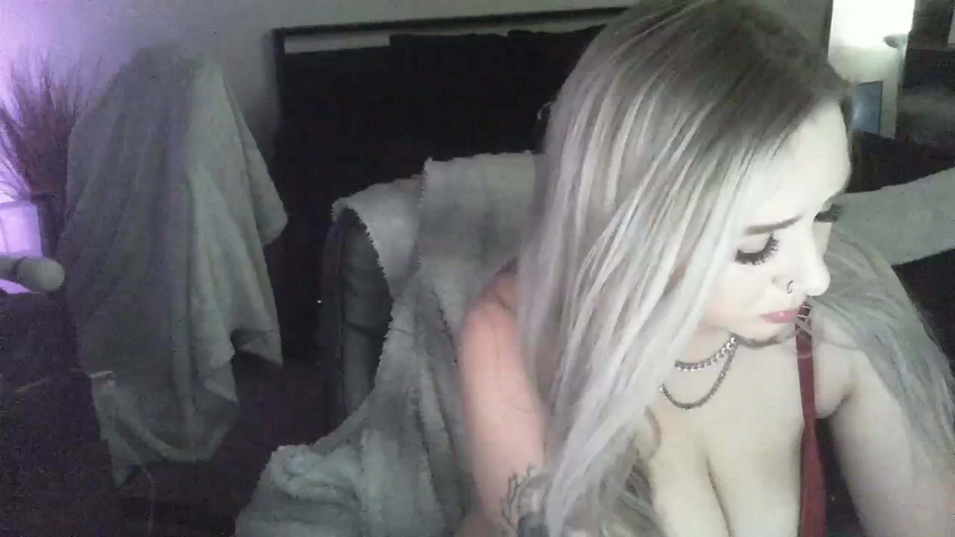 Gallery image thumbnail from ItsRavenRoses's myfreecams stream on, 04/04/2026, 12:38 image 20 of 20