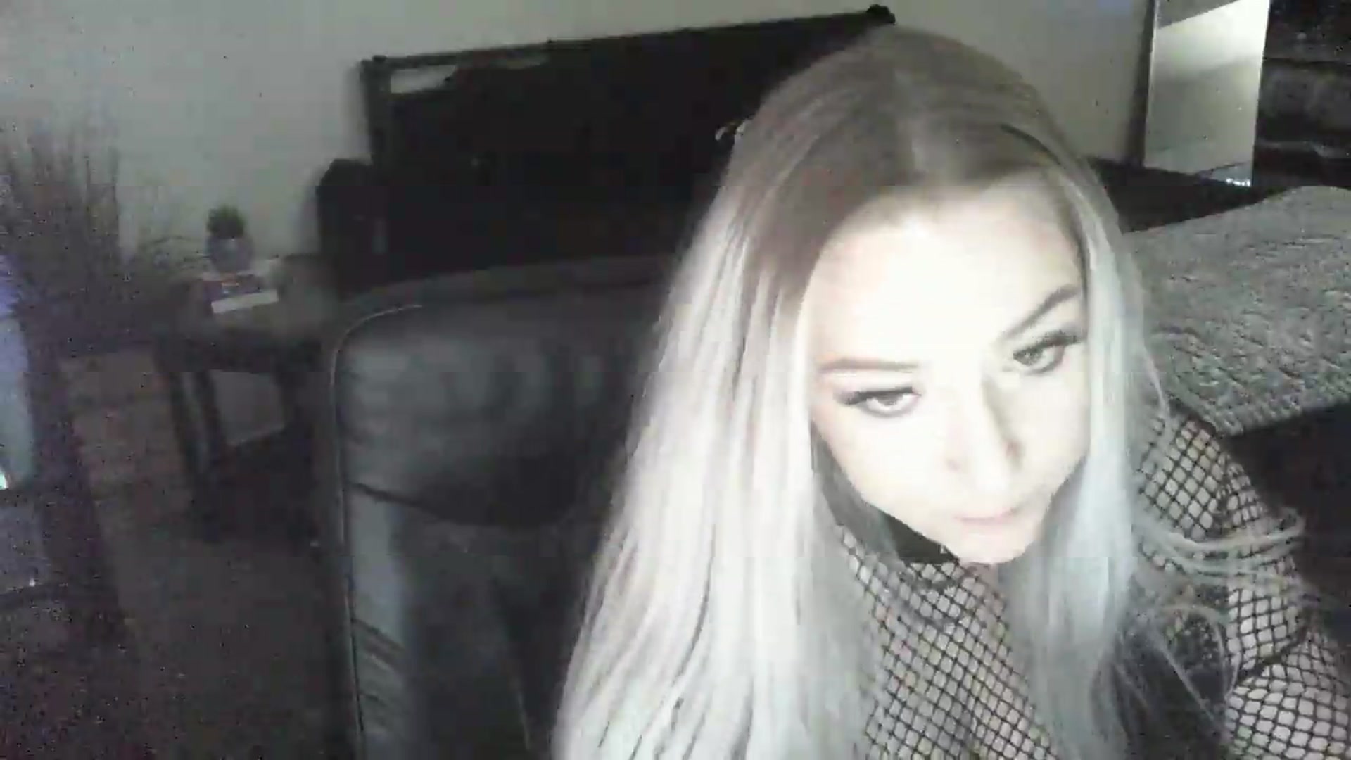 Gallery image thumbnail from ItsRavenRoses's myfreecams stream on, 04/27/2026, 07:42 image 14 of 20