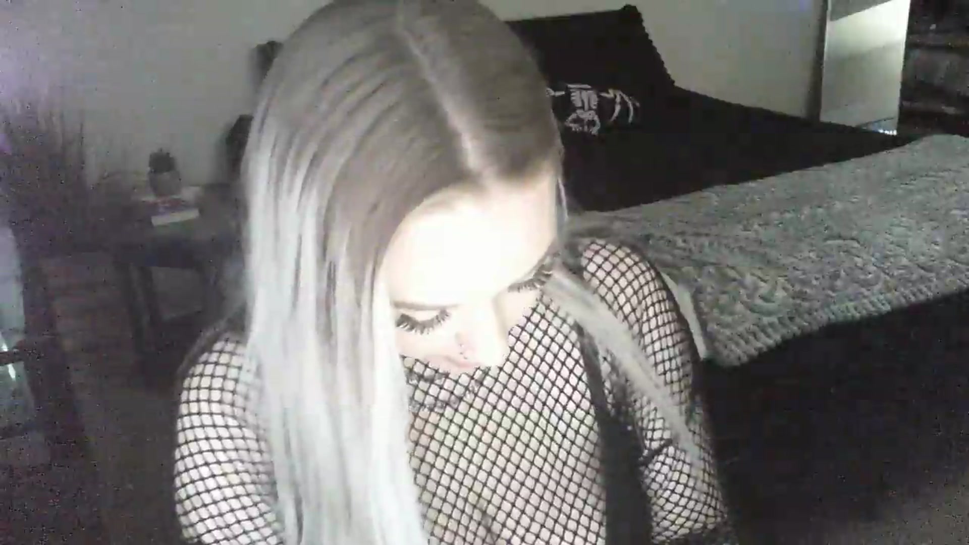 Gallery image thumbnail from ItsRavenRoses's myfreecams stream on, 04/27/2026, 07:42 image 17 of 20
