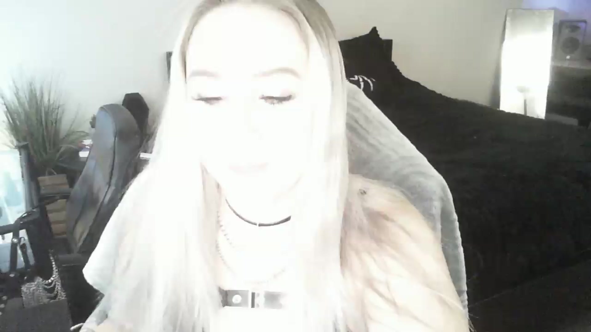 Gallery image thumbnail from ItsRavenRoses's myfreecams stream on, 05/03/2026, 13:10 image 10 of 20