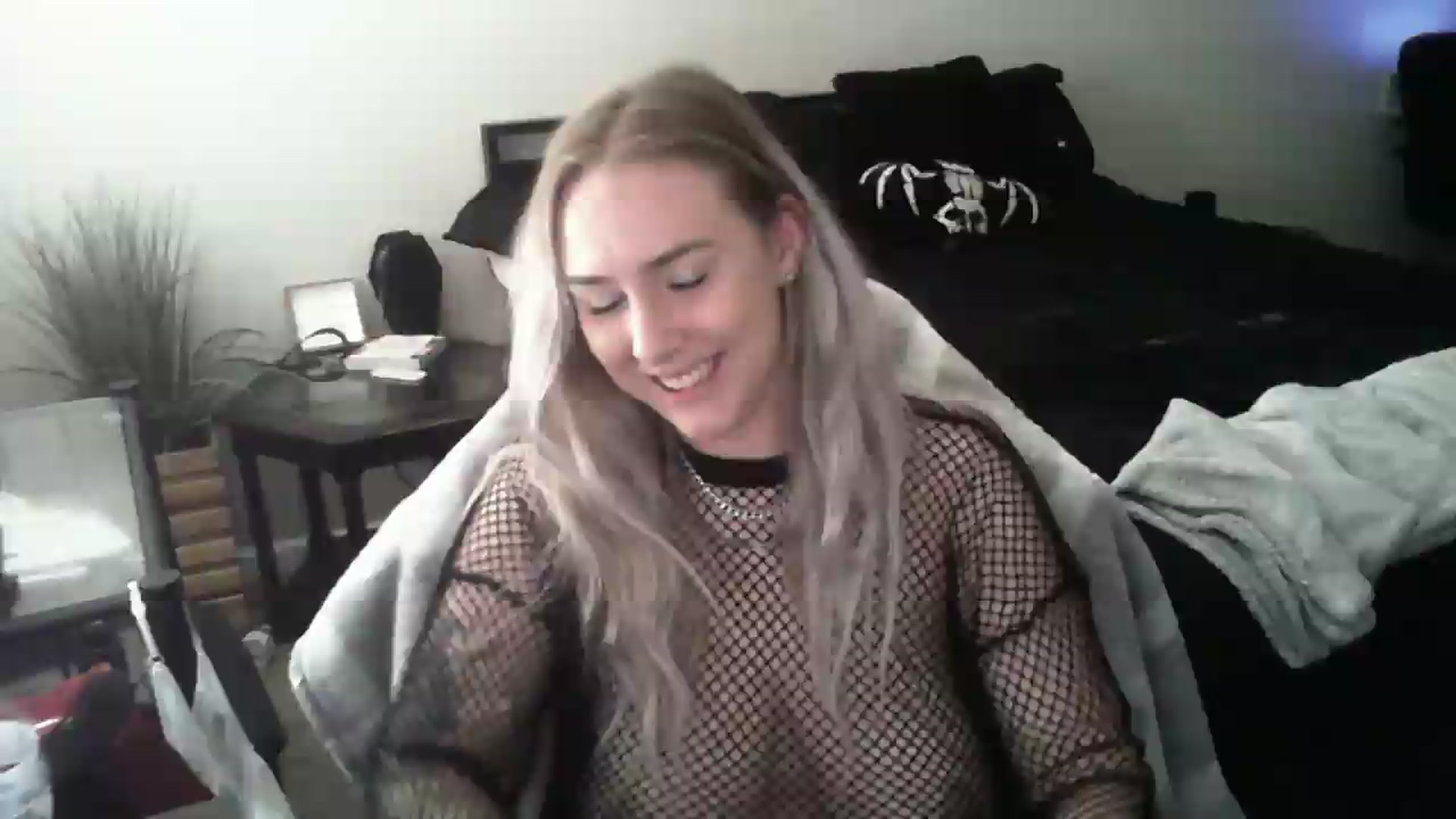 Gallery image thumbnail from ItsRavenRoses's myfreecams stream on, 06/14/2026, 24:00 image 8 of 20