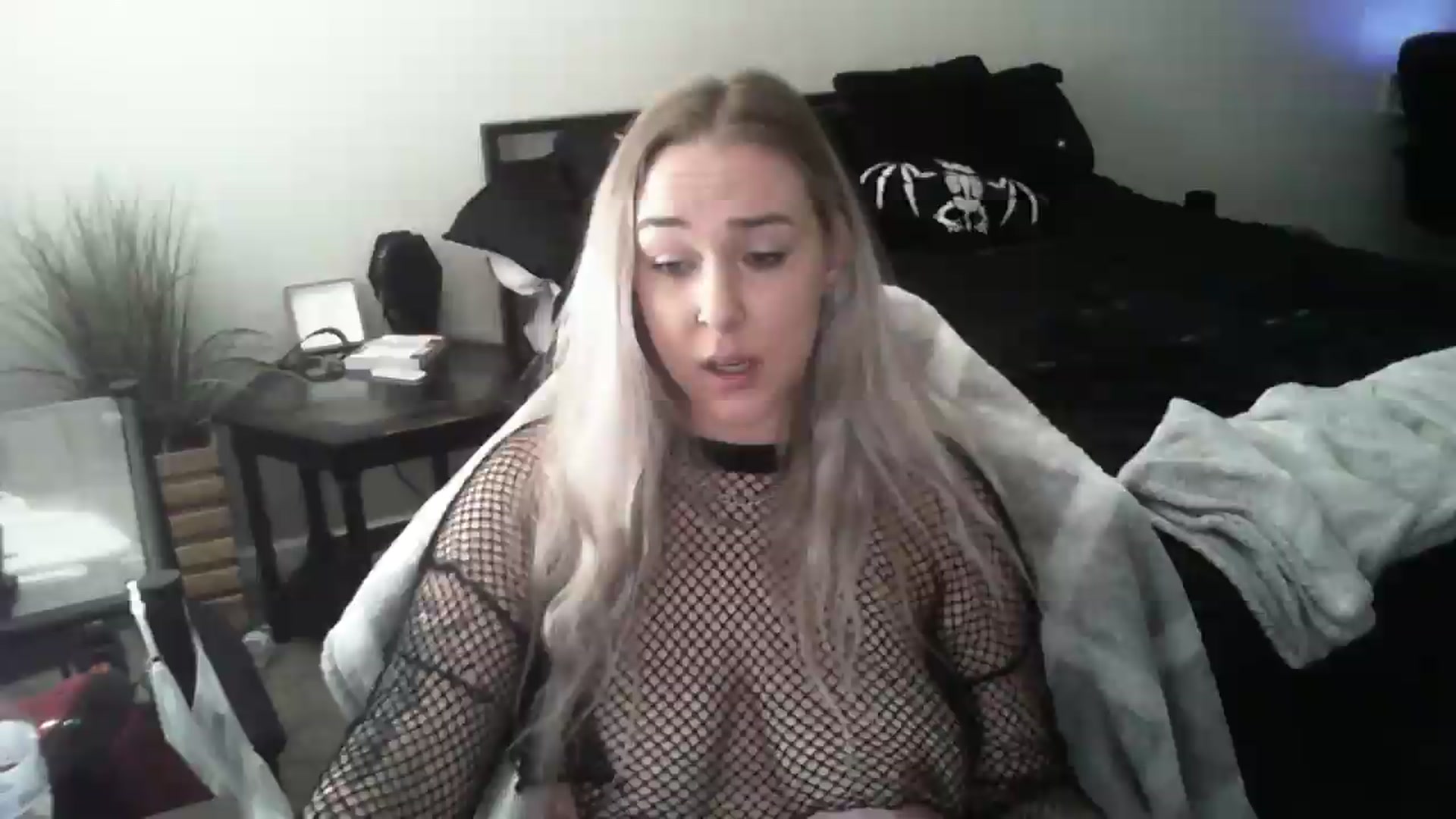 Gallery image thumbnail from ItsRavenRoses's myfreecams stream on, 06/14/2026, 24:00 image 11 of 20