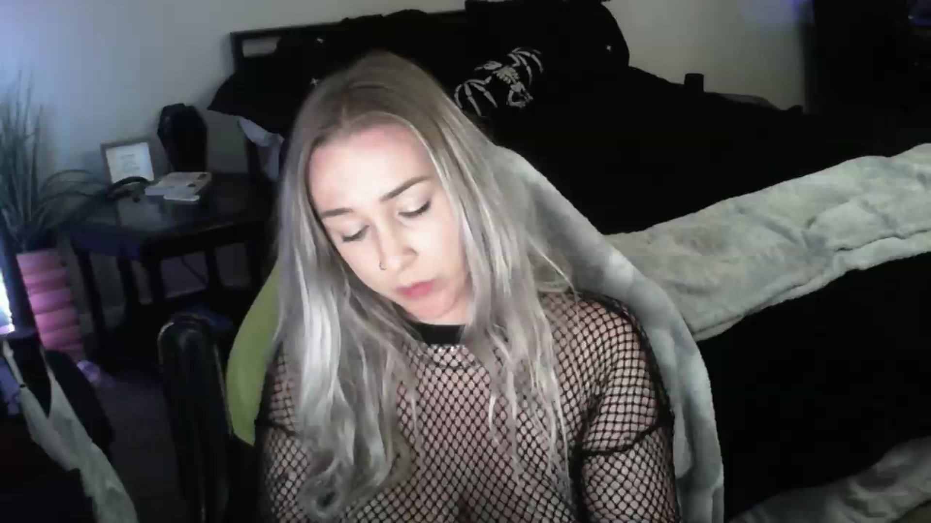 Gallery image thumbnail from ItsRavenRoses's myfreecams stream on, 06/14/2026, 05:13 image 6 of 20