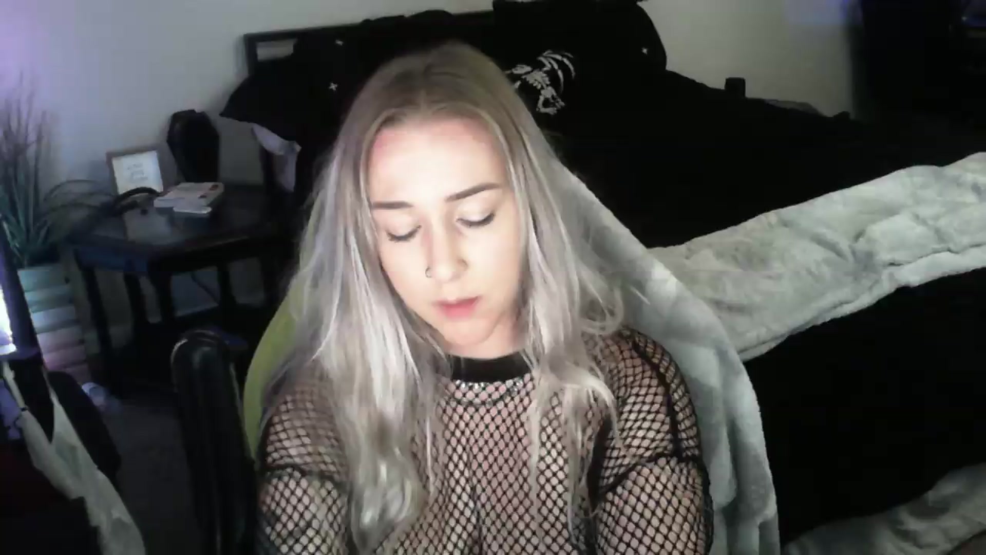 Gallery image thumbnail from ItsRavenRoses's myfreecams stream on, 06/14/2026, 05:13 image 4 of 20