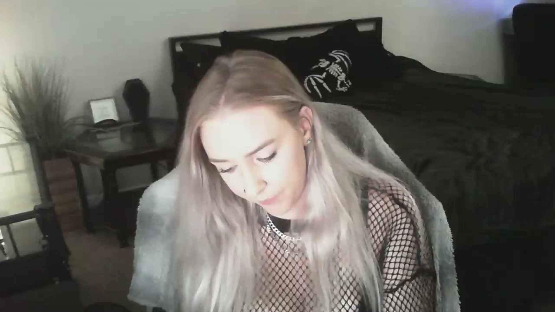 Gallery image thumbnail from ItsRavenRoses's myfreecams stream on, 06/23/2026, 05:52 image 9 of 20