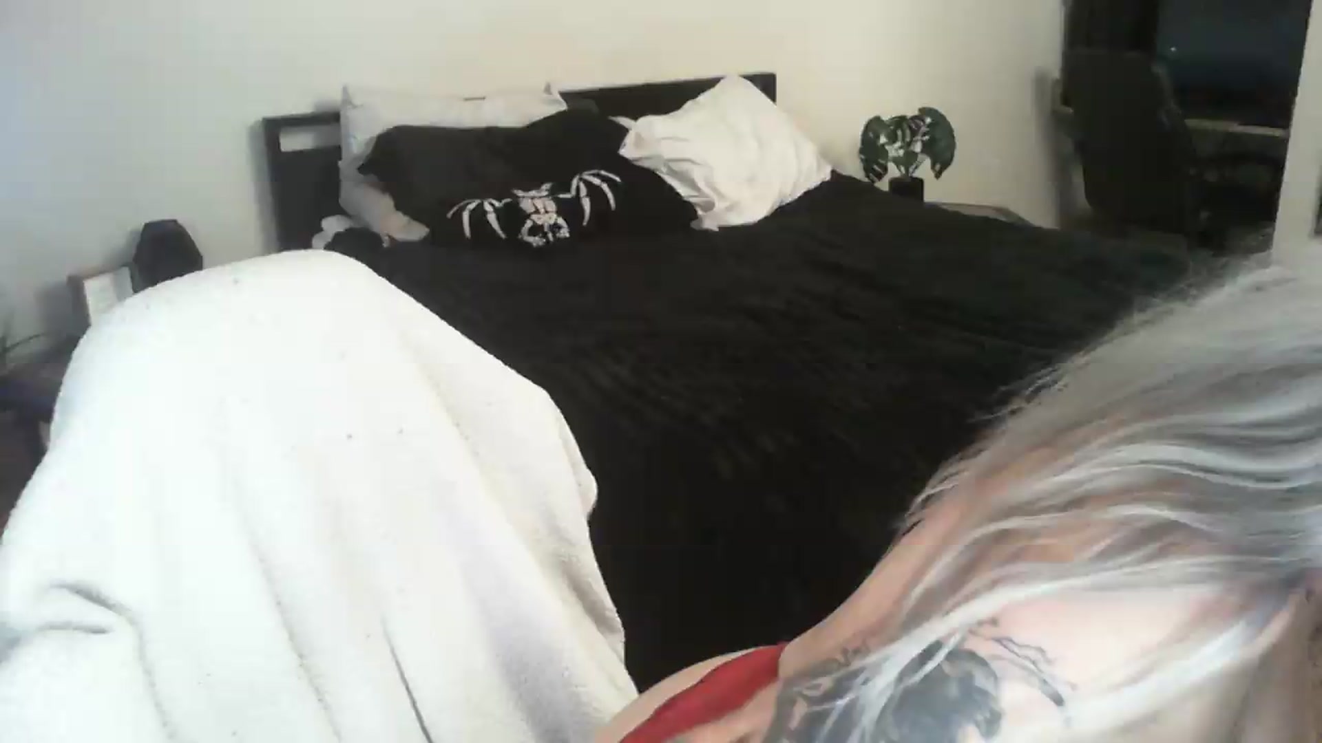 Gallery image thumbnail from ItsRavenRoses's myfreecams stream on, 07/13/2026, 06:51 image 10 of 20