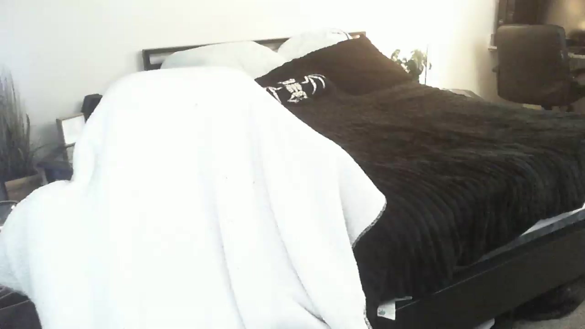 Gallery image thumbnail from ItsRavenRoses's myfreecams stream on, 07/15/2026, 10:41 image 1 of 20