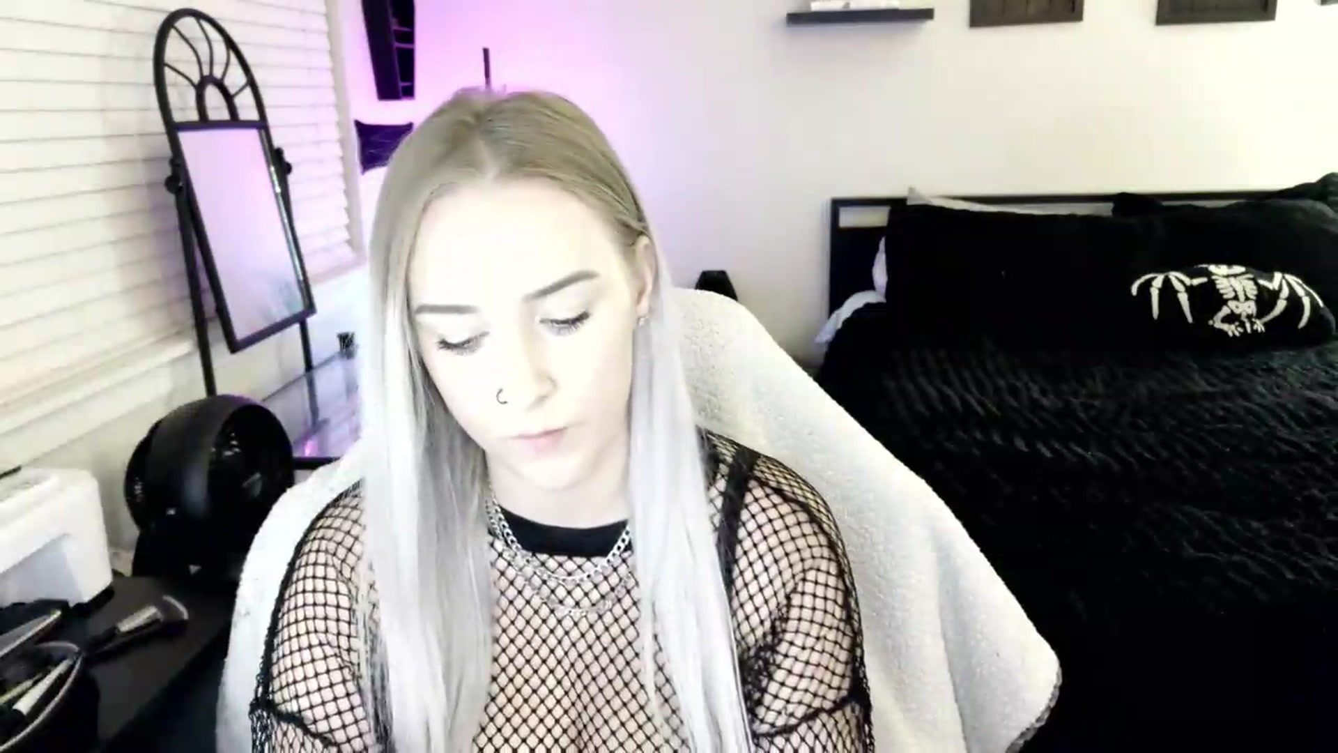 Gallery image thumbnail from ItsRavenRoses's myfreecams stream on, 08/02/2026, 05:20 image 5 of 20