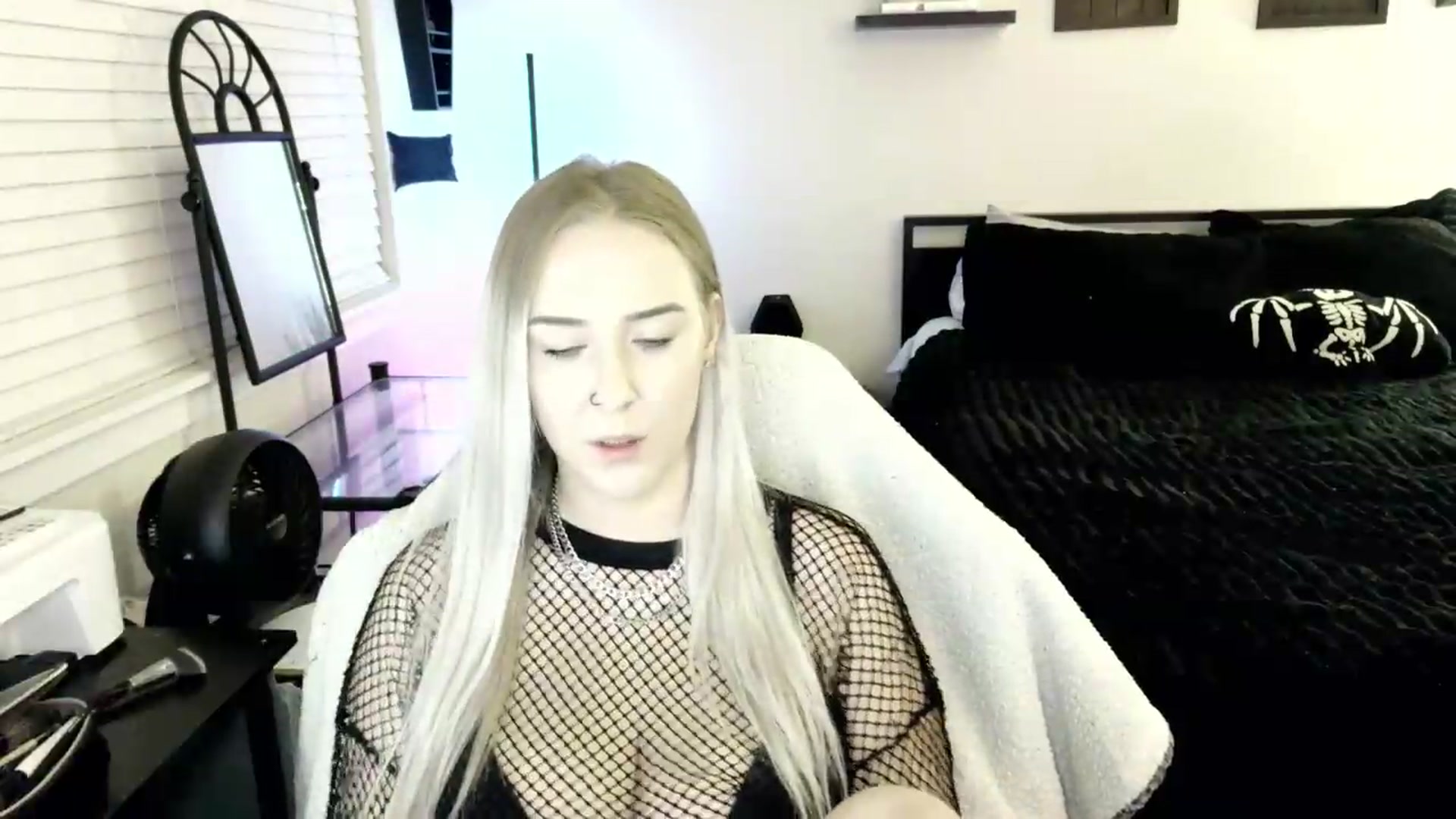Gallery image thumbnail from ItsRavenRoses's myfreecams stream on, 08/02/2026, 05:20 image 4 of 20