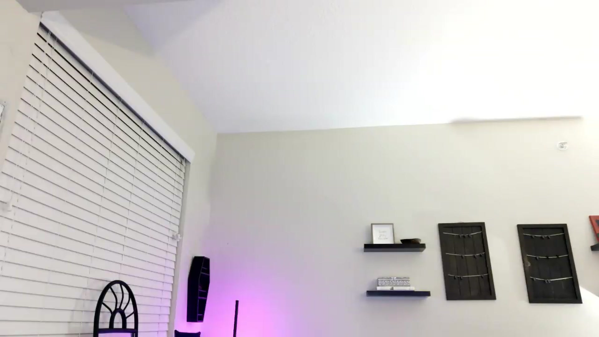 Gallery image thumbnail from ItsRavenRoses's myfreecams stream on, 08/02/2026, 05:20 image 10 of 20
