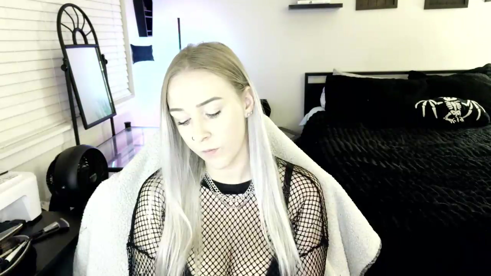 Gallery image thumbnail from ItsRavenRoses's myfreecams stream on, 08/02/2026, 05:20 image 7 of 20