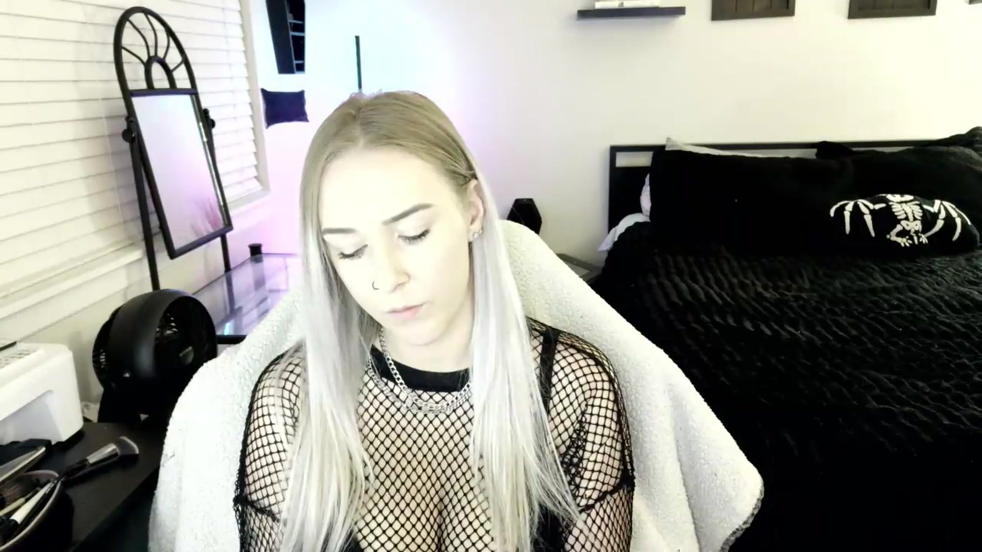 Gallery image thumbnail from ItsRavenRoses's myfreecams stream on, 08/02/2026, 05:20 image 6 of 20