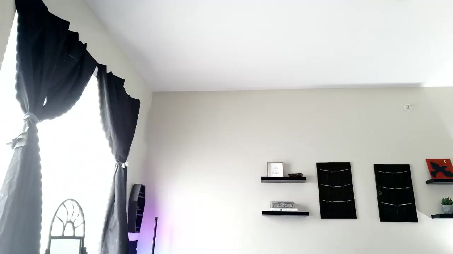 Gallery image thumbnail from ItsRavenRoses's myfreecams stream on, 08/18/2026, 24:47 image 20 of 20