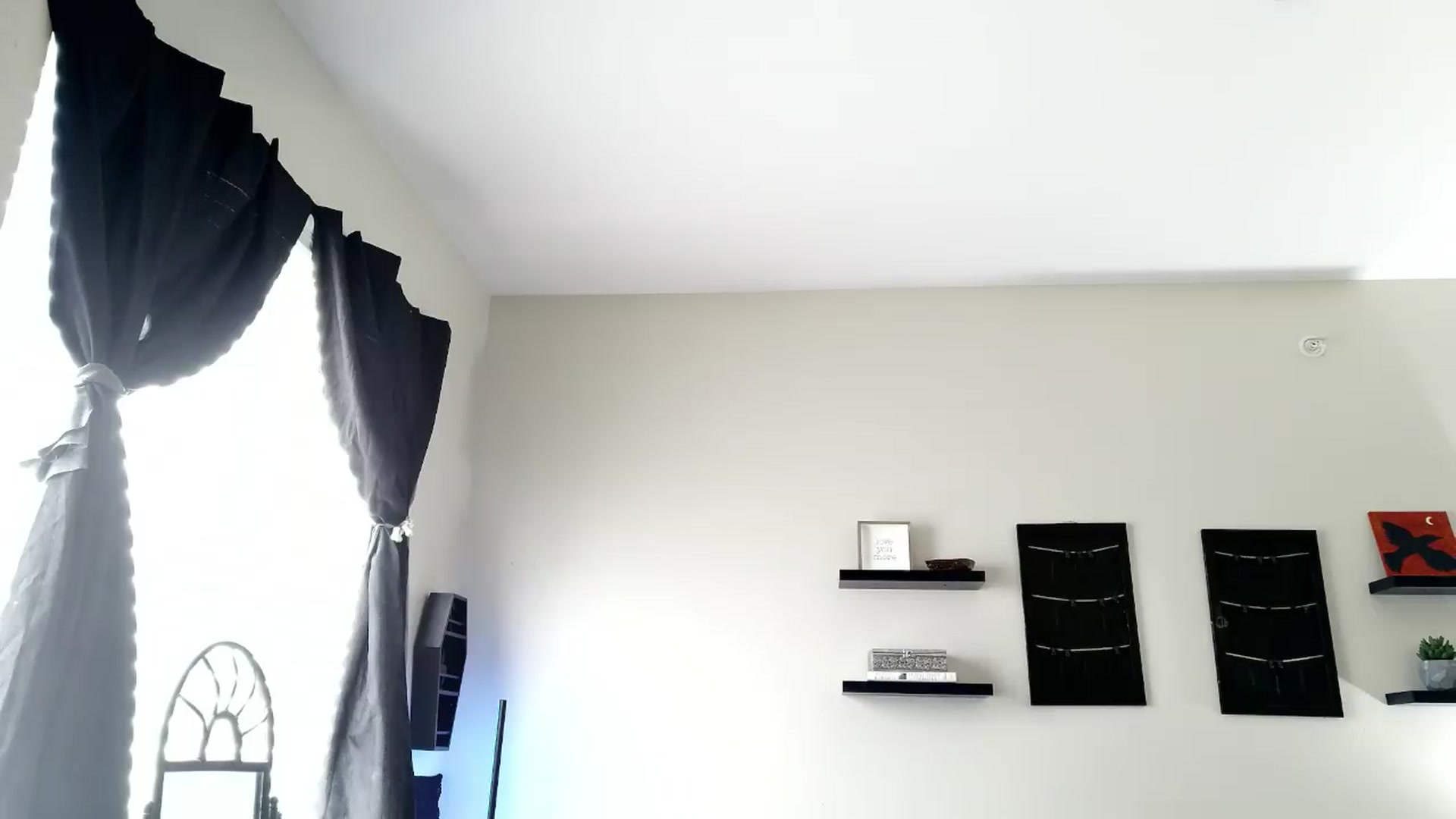 Gallery image thumbnail from ItsRavenRoses's myfreecams stream on, 08/18/2026, 24:47 image 18 of 20