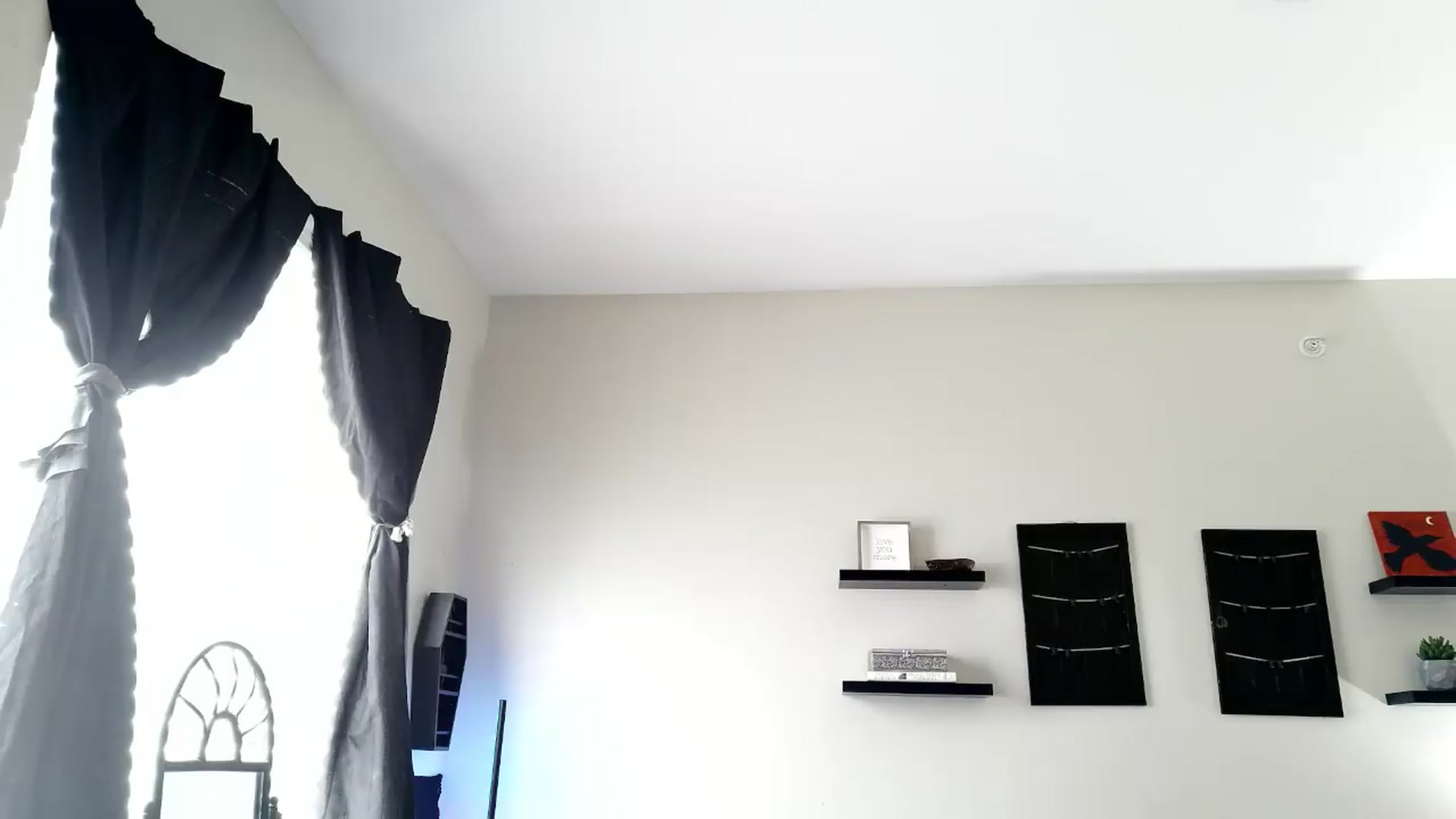 Gallery image thumbnail from ItsRavenRoses's myfreecams stream on, 08/18/2026, 24:47 image 19 of 20