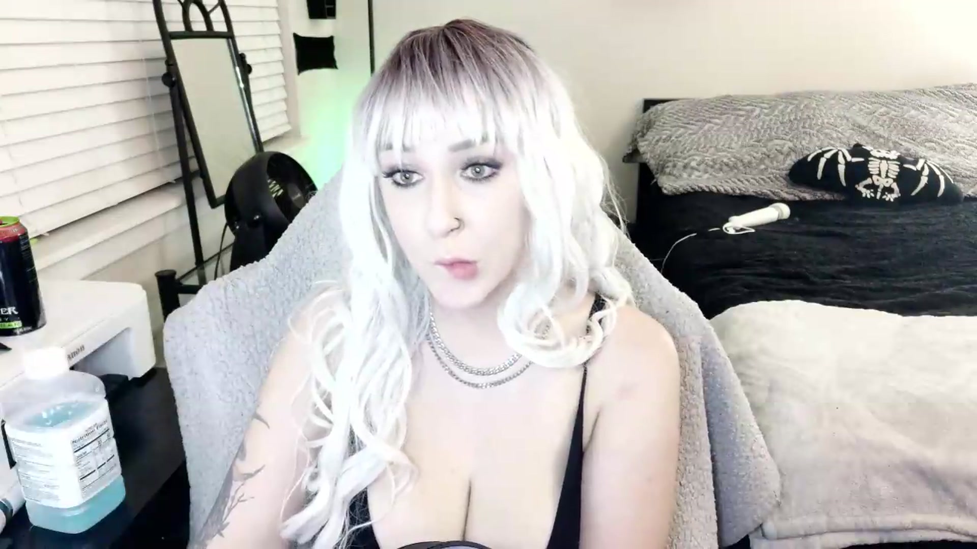 Gallery image thumbnail from ItsRavenRoses's myfreecams stream on, 08/26/2026, 10:14 image 9 of 20
