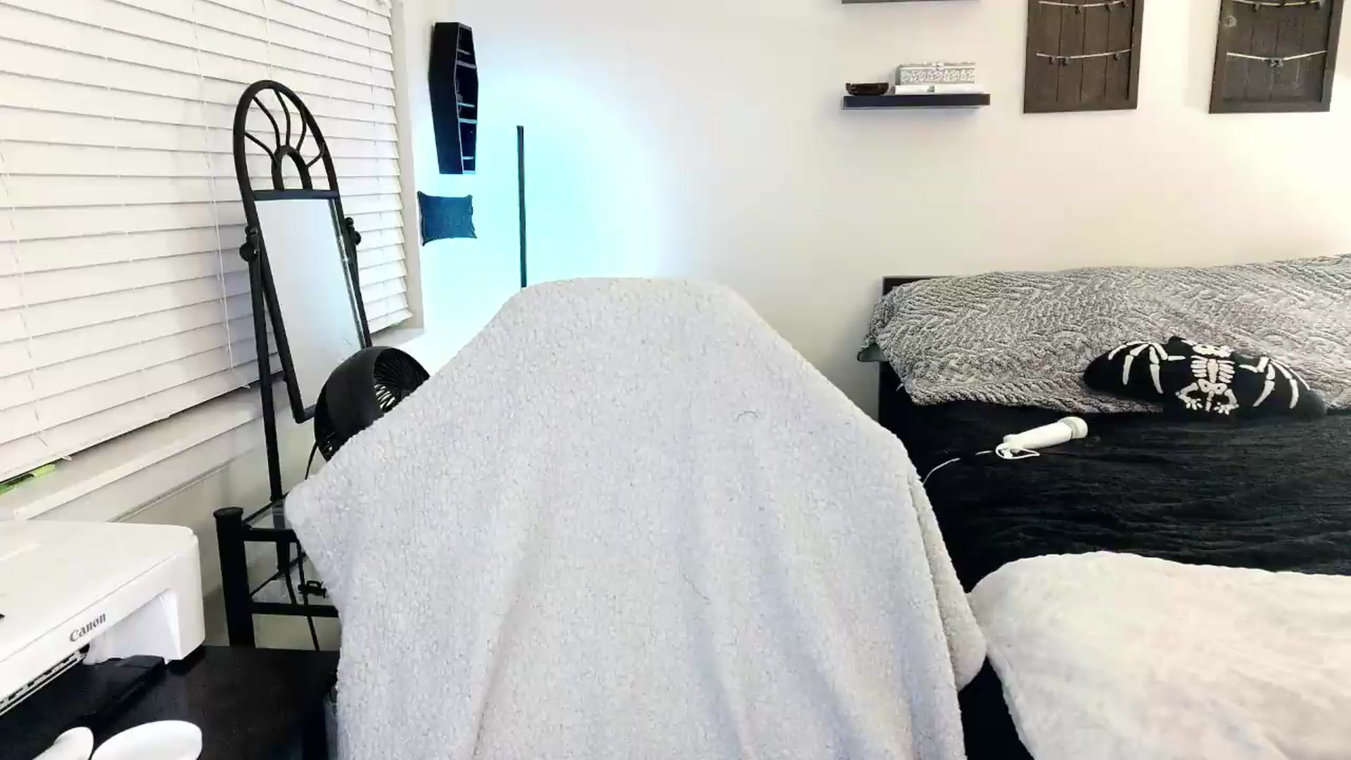 Gallery image thumbnail from ItsRavenRoses's myfreecams stream on, 08/26/2026, 10:14 image 4 of 20