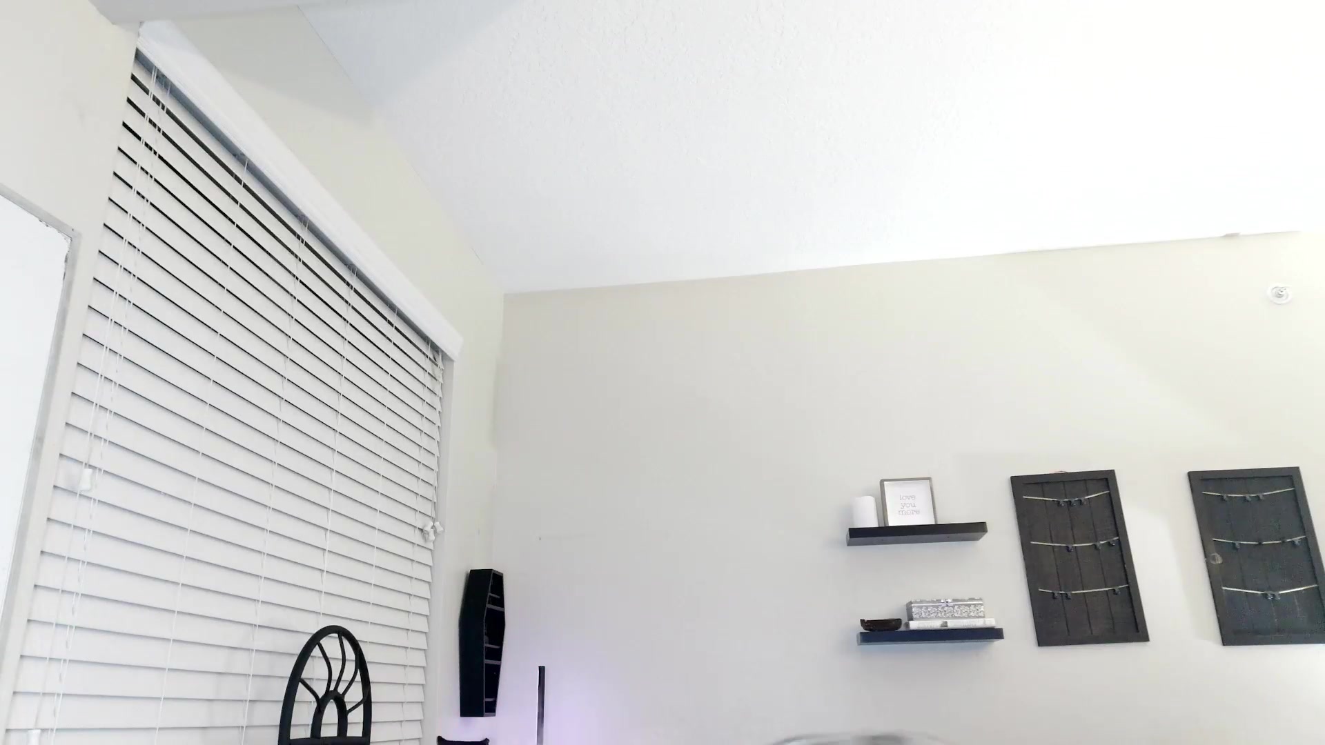 Gallery image thumbnail from ItsRavenRoses's myfreecams stream on, 08/28/2026, 08:04 image 18 of 20