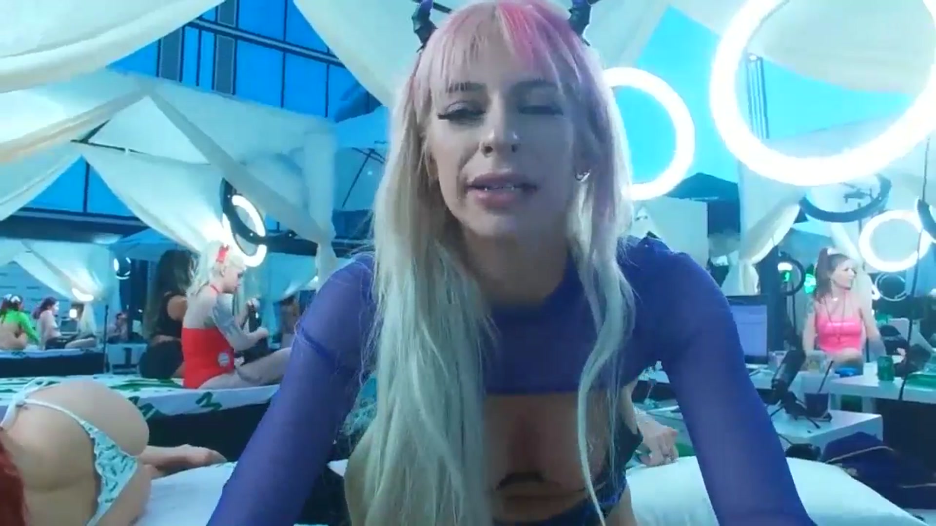 Gallery image thumbnail from ItsRoseRyder's myfreecams stream on, 09/26/2024, 01:48 image 2 of 20