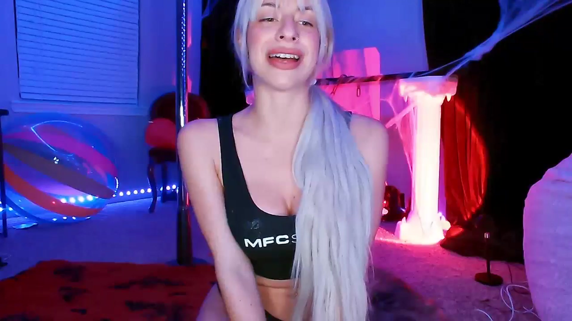 Gallery image thumbnail from ItsRoseRyder's myfreecams stream on, 10/31/2024, 07:32 image 15 of 20