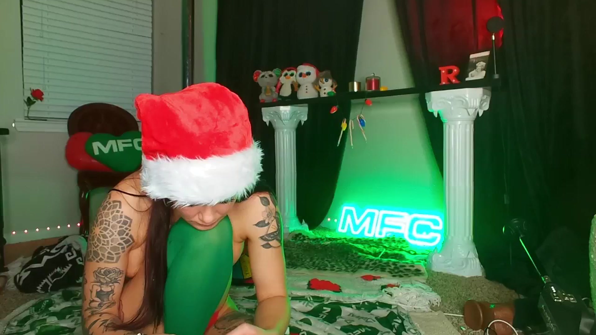 Gallery image thumbnail from ItsRoseRyder's myfreecams stream on, 12/18/2024, 09:18 image 13 of 20