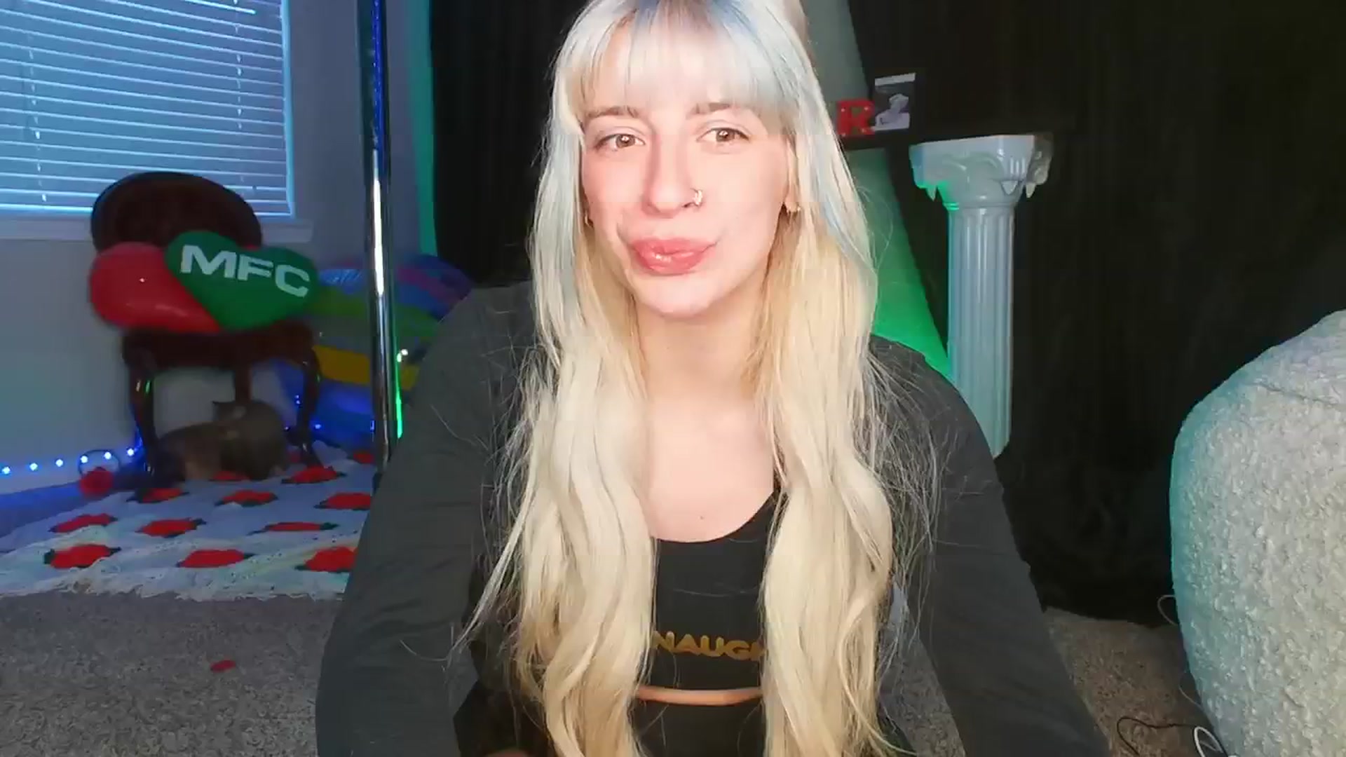 Gallery image thumbnail from ItsRoseRyder's myfreecams stream on, 01/15/2025, 01:10 image 1 of 20